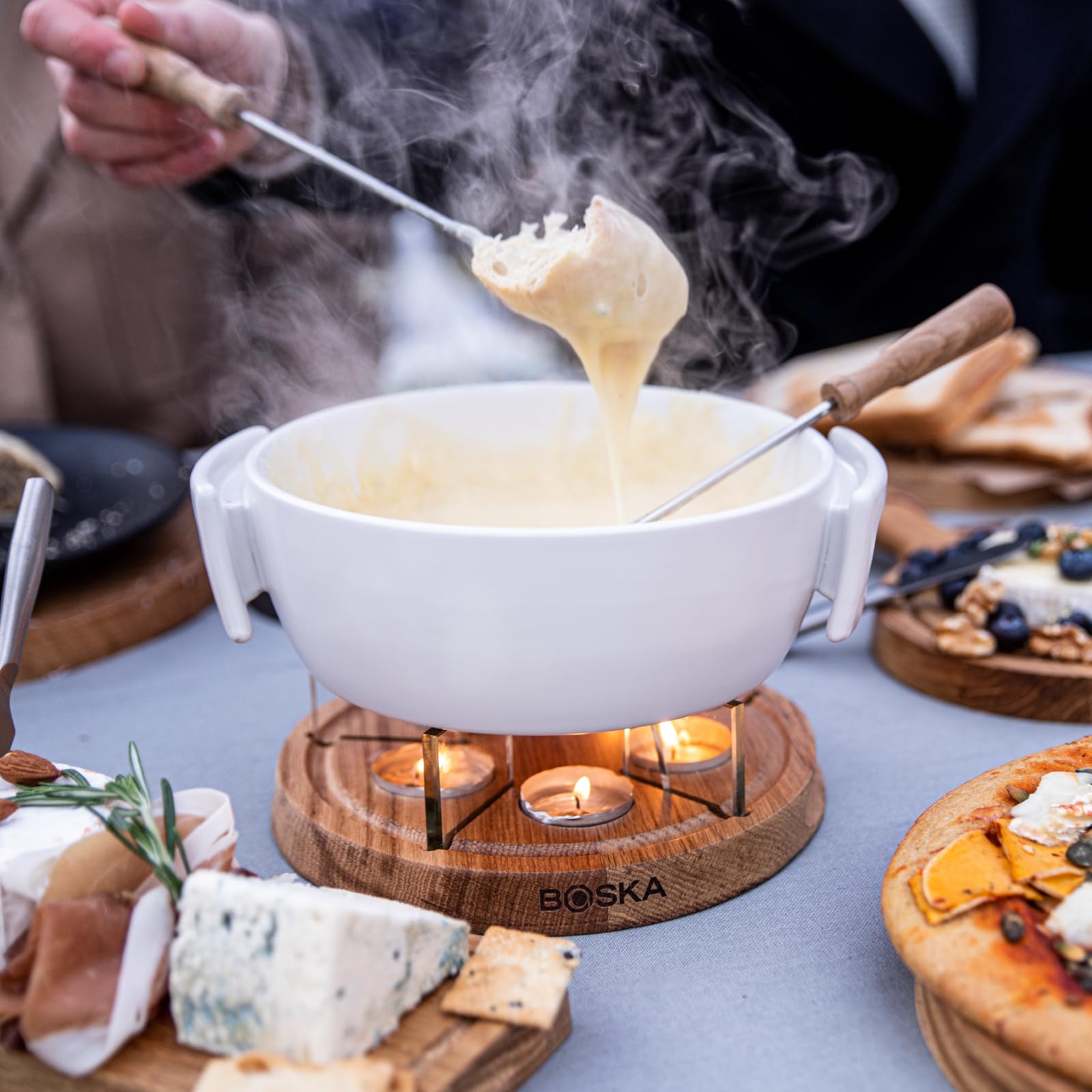 Boska Twinkle Cheese Fondue Pot Set - 4-Person Electric Fondue Maker for Chocolate, Meat & Cheese - Perfect for Weddings, Housewarming Gifts & Family Gatherings - Includes Fondue Sticks for Easy Serving - Ideal for Romantic Dinners & Party Entertaining
