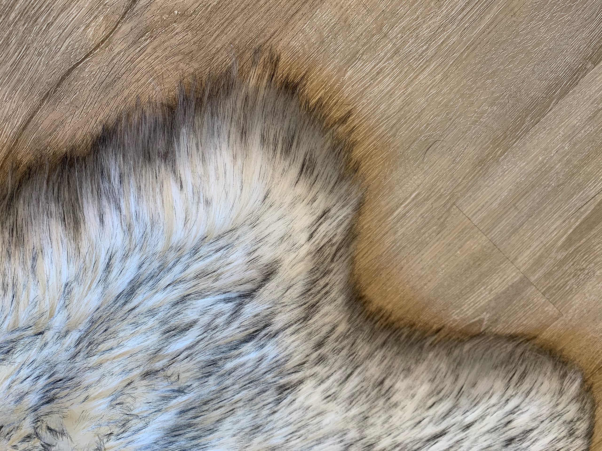 LAMBZY Faux Sheepskin Rug - Super Soft Hypoallergenic Shaggy Bear Fur Blanket for Living Room, Nursery & Sofa (3x5 Feet, White with Black Tips) - Cozy Home Decor, Perfect for Kids Play Area & Winter Floor Mat