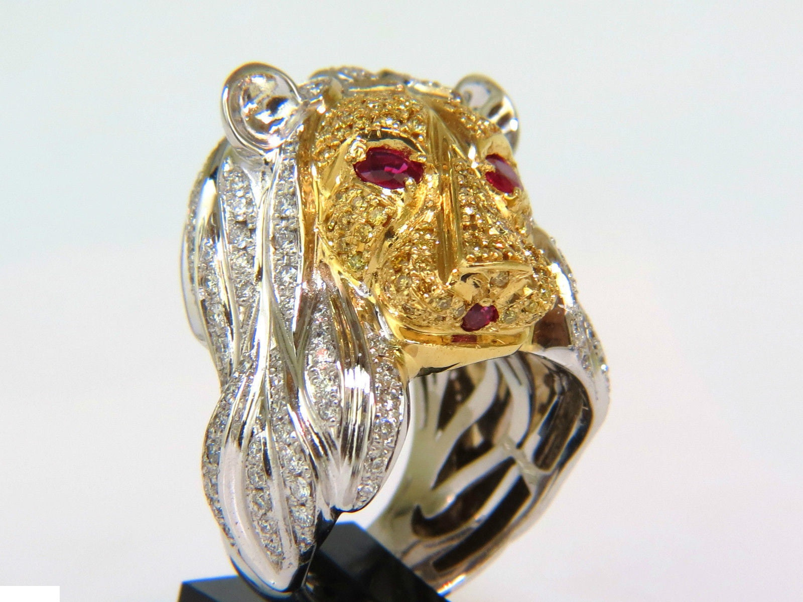 18K Italy Unisex 3.40CT Diamond & Ruby Lioness Ring - Luxury Statement Jewelry for Women & Men - Perfect for Weddings, Anniversaries & Special Occasions
