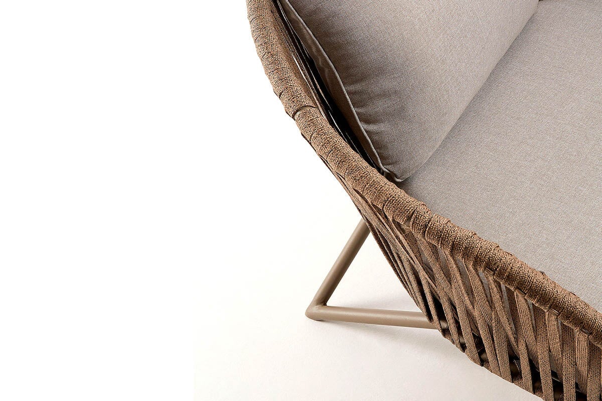 Como Branzie Armchair - Modern Accent Chair for Living Room, Bedroom & Office - Stylish Upholstered Lounge Chair with Wooden Legs - Perfect for Reading, Relaxing & Decorating Your Home