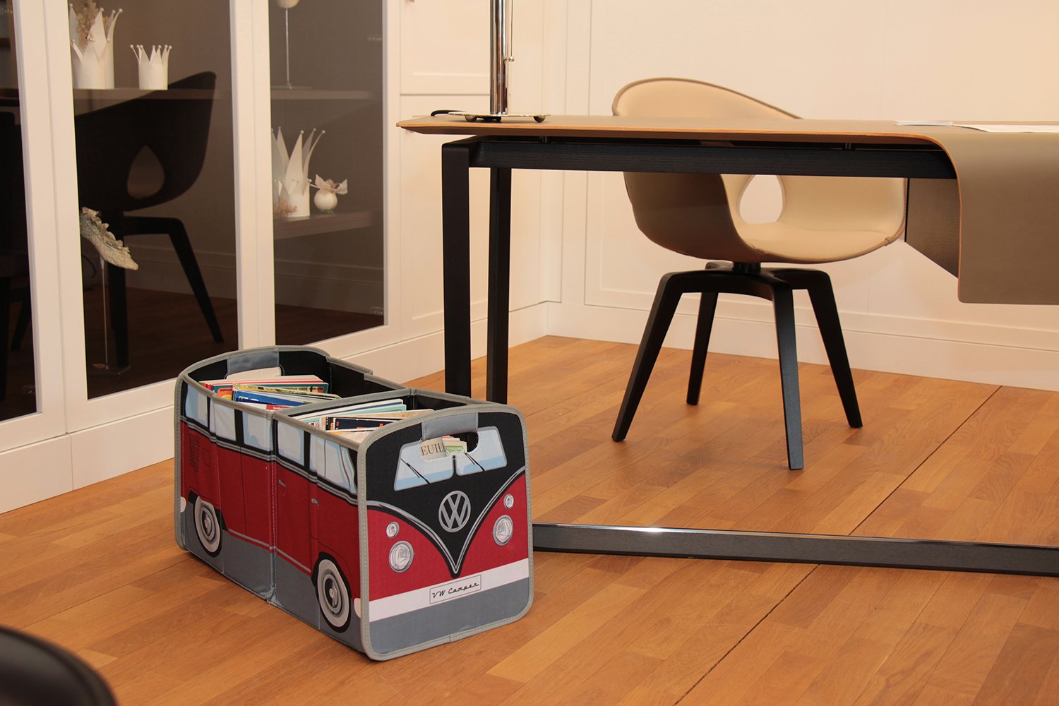 BRISA VW Collection - Foldable Storage Trunk Box Bag for Volkswagen T1 Bus Campervan | Grocery Shopping Organizer | Classic Red & Black Design | Perfect for Road Trips, Camping & Picnics