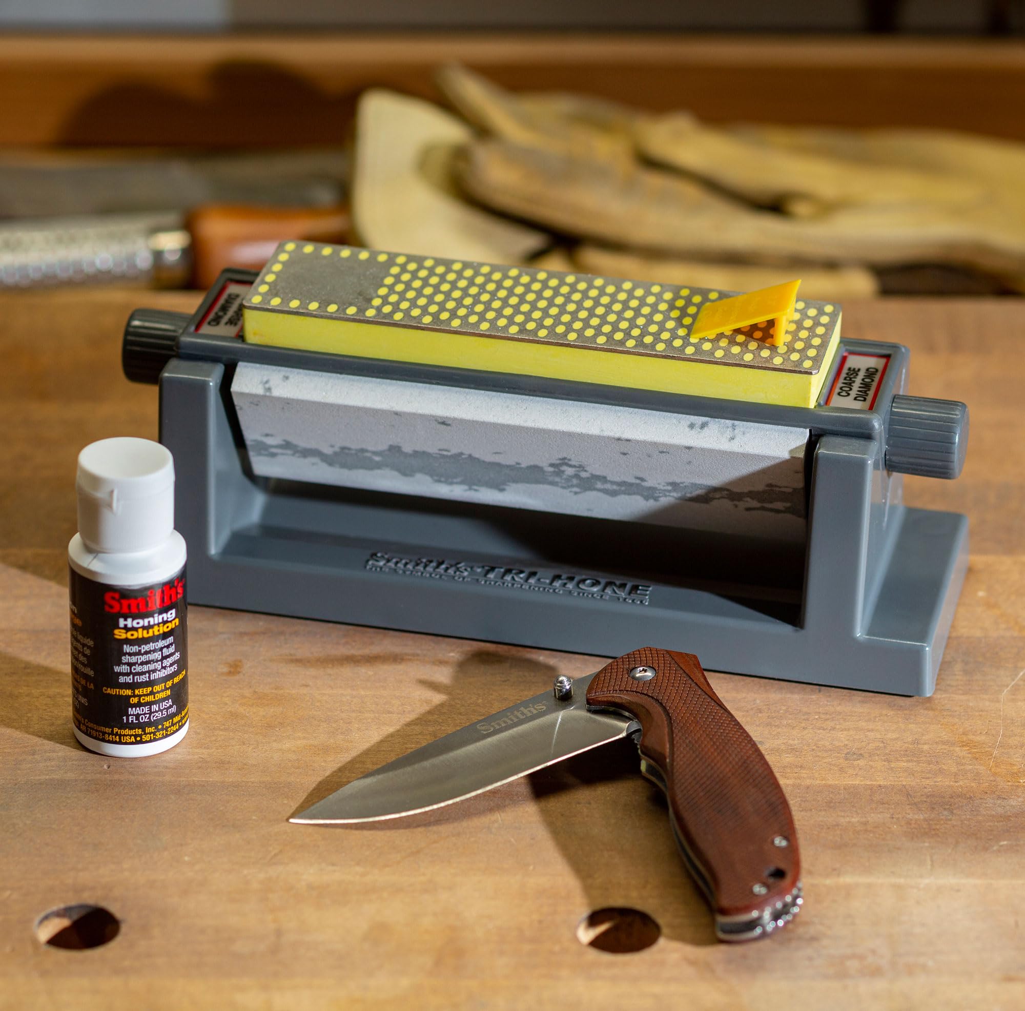 Smith's 50448 6-Inch Diamond Tri-Hone Sharpening Stone System – Grey – Fine, Medium & Coarse Grit Stones – 3-Way Knife Sharpener with Non-Slip Rubber Base – Perfect for Kitchen Knives, Hunting Tools, Fishing Gear & Pocket Knives – Ideal for Home, Camping & Outdoor Use