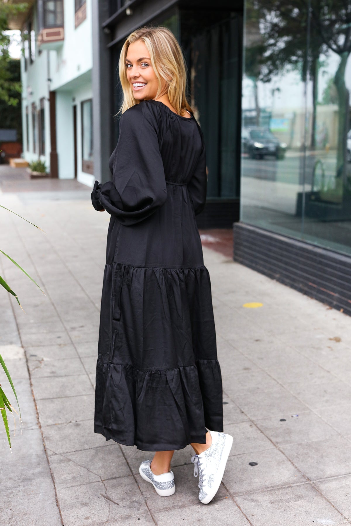 Elegant Black Elastic V-Neck Tiered Satin Maxi Dress for Women - Perfect for Evening Parties, Weddings & Special Occasions