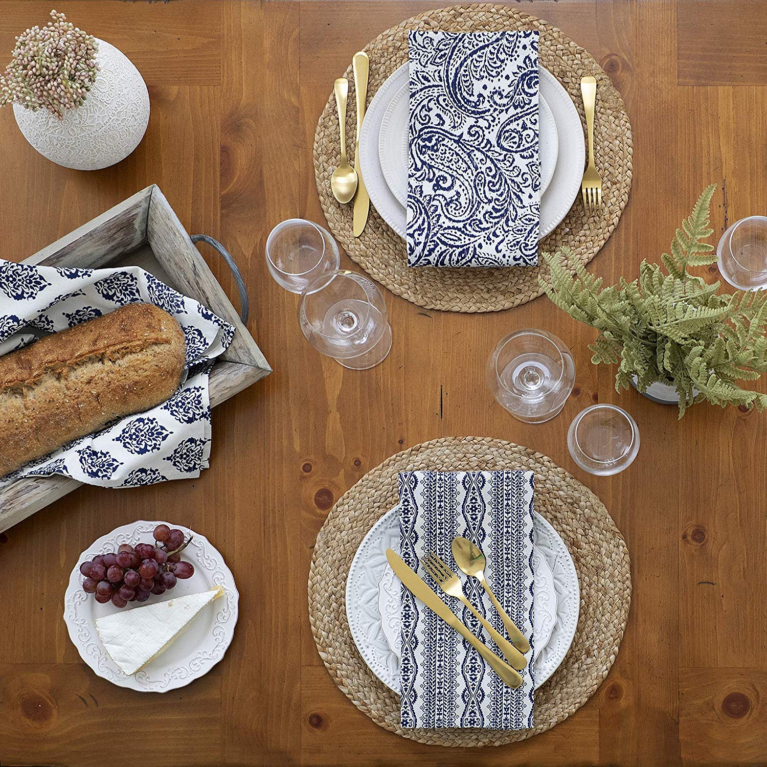 4 Pack Natural Wicker Placemats - 11.8 Inch Round Woven Rattan Table Mats, Braided Water Hyacinth Straw Chargers for Dining Table, Kitchen, Party & Home Decor