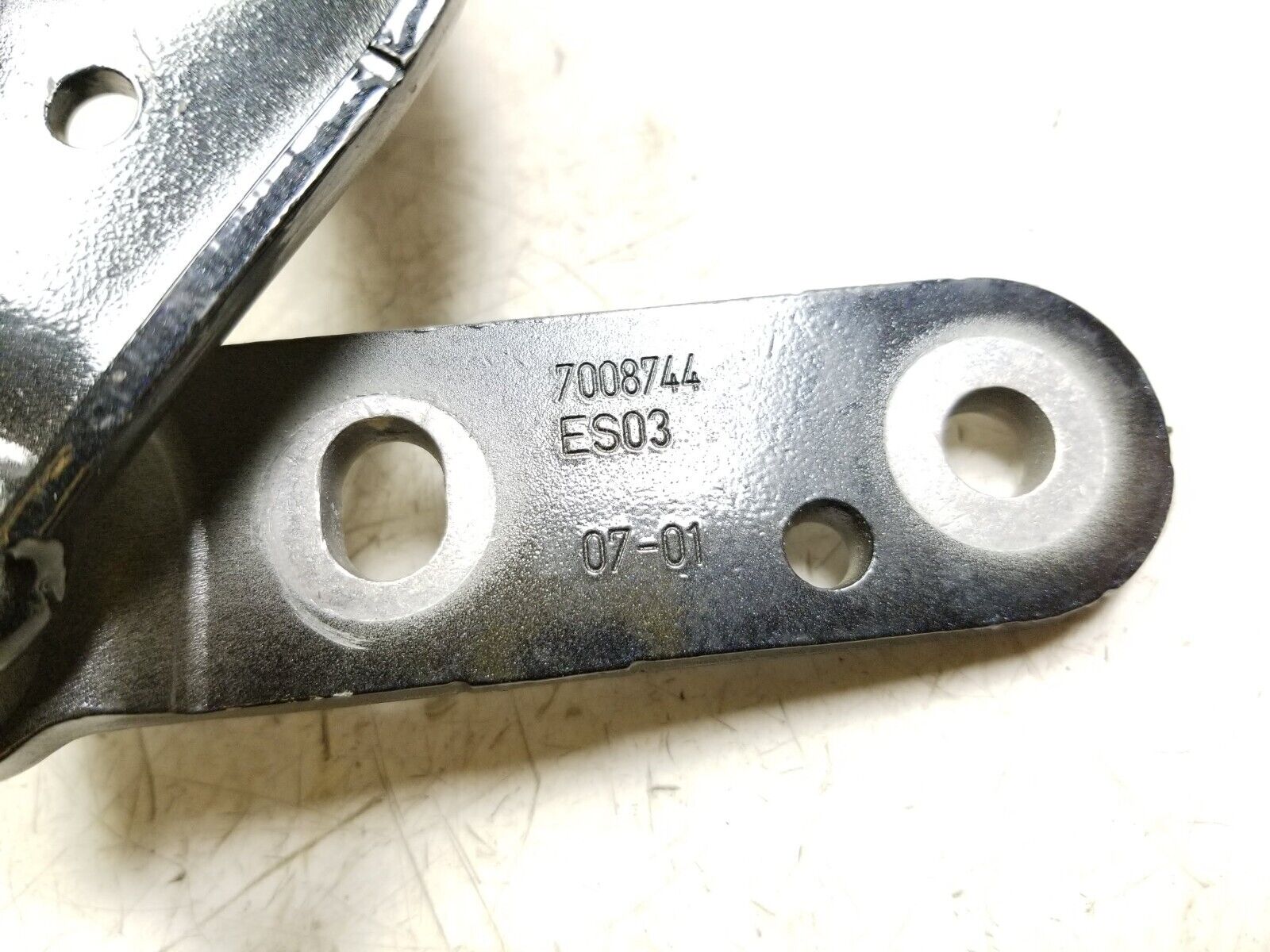 2006-2010 BMW 650i Trunk Lid Hinge Pair - OEM Replacement Parts for Smooth Trunk Operation | Perfect for Car Repair & Maintenance