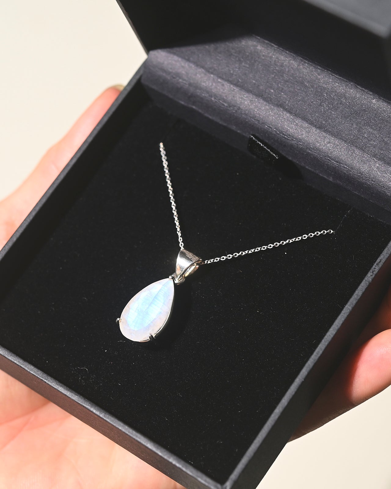 Moonstone Necklace for Women – Healing Crystal Jewelry, Sterling Silver Pendant for Spiritual Protection & Positive Energy | Perfect for Meditation, Yoga & Everyday Wear