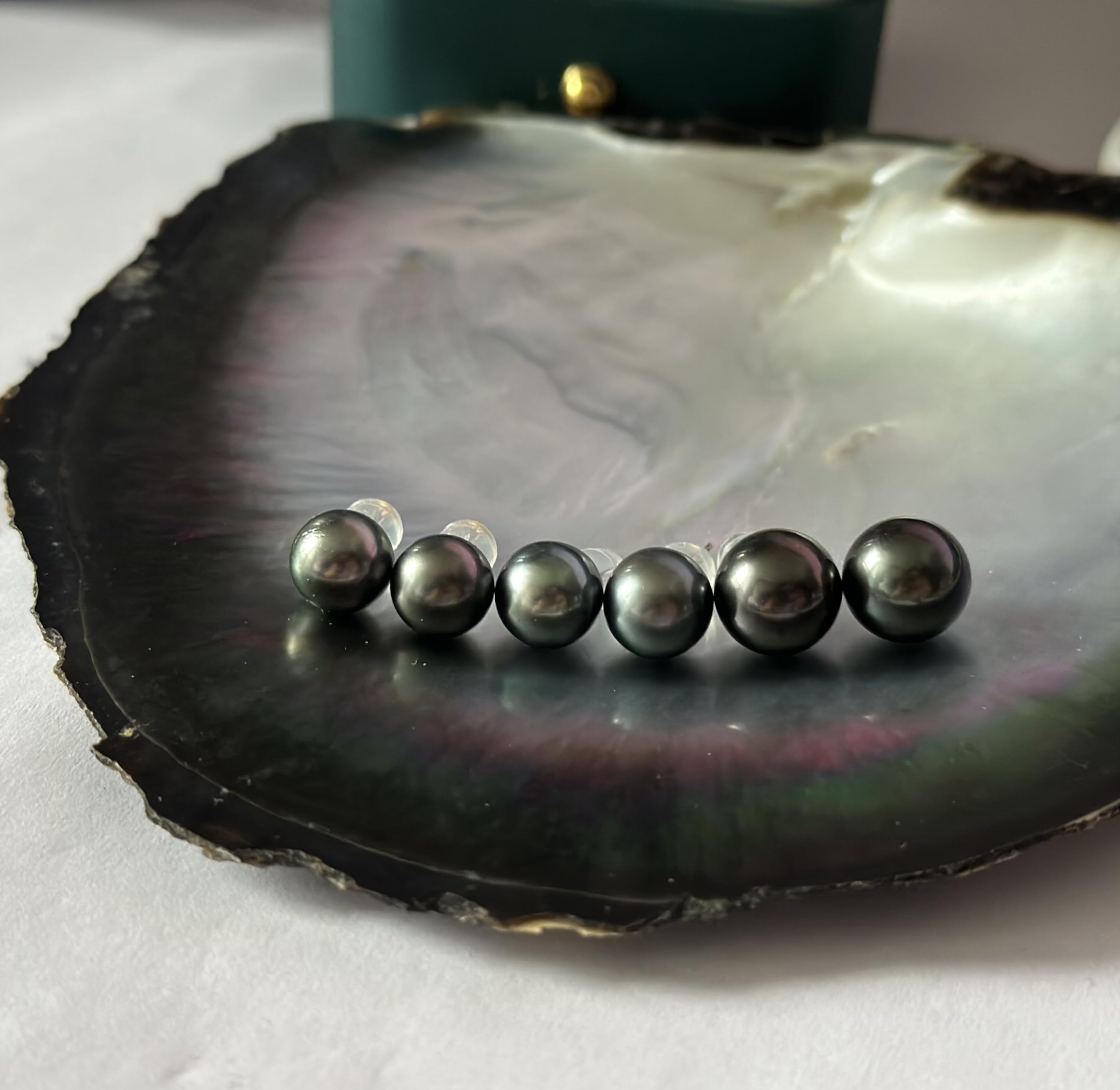 18K Gold Tahitian Black Pearl Stud Earrings for Women – Genuine Handpicked Natural Pearls – Elegant Anniversary, Birthday, Christmas, Mother's Day & Valentine's Day Jewelry Gift – Perfect for Weddings, Parties & Special Occasions