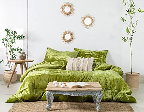 Premium Crushed Velvet Duvet Cover Set - 3 Piece Boho Chic Bedding Collection in Emerald Green (Queen Size 90x90 Inches) for Cozy Bedroom Decor & Luxury Hotel Style Home