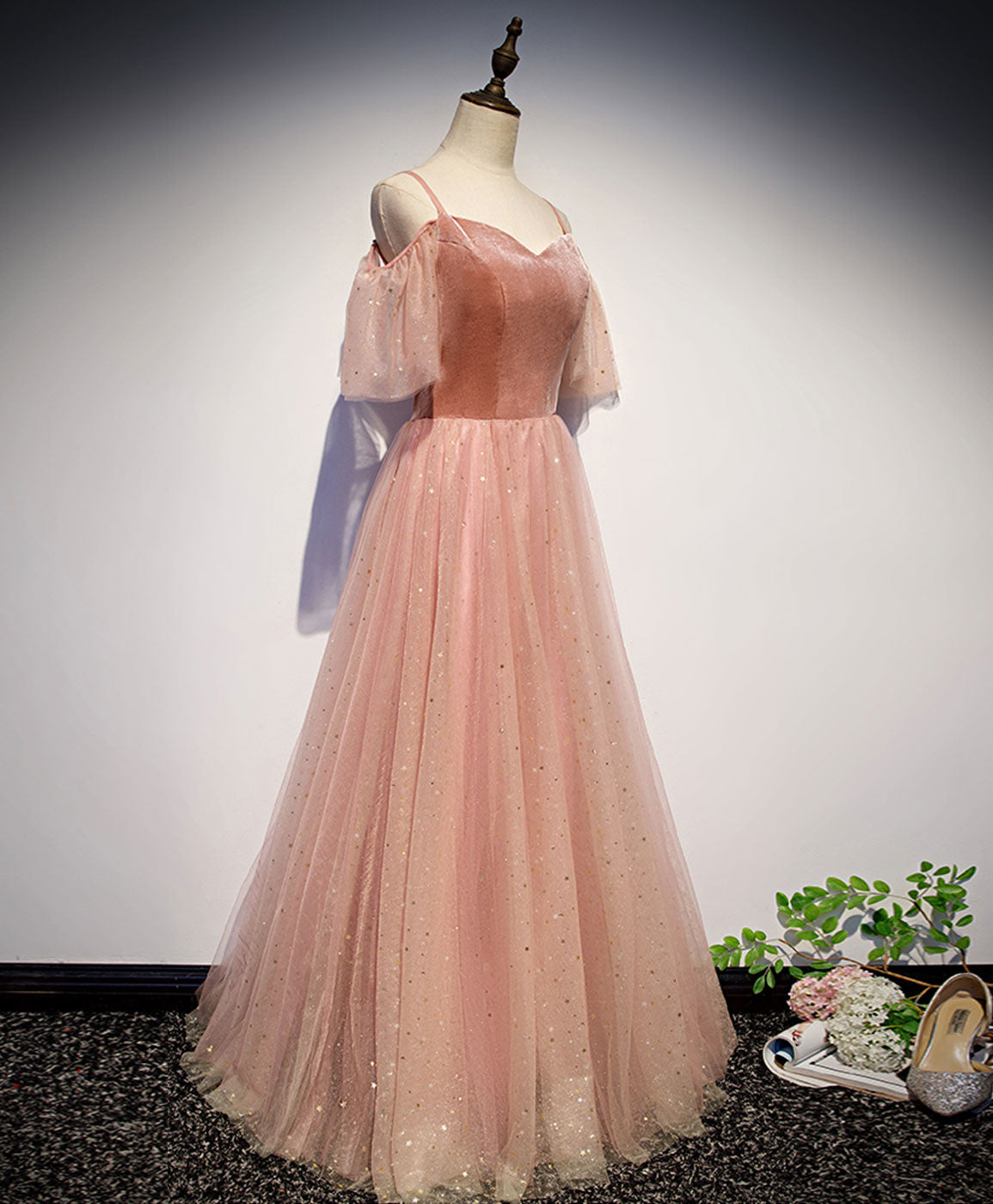 Elegant Pink Sweetheart Tulle Long Prom Dress - Formal Evening Gown for Homecoming, Ball & Special Occasions