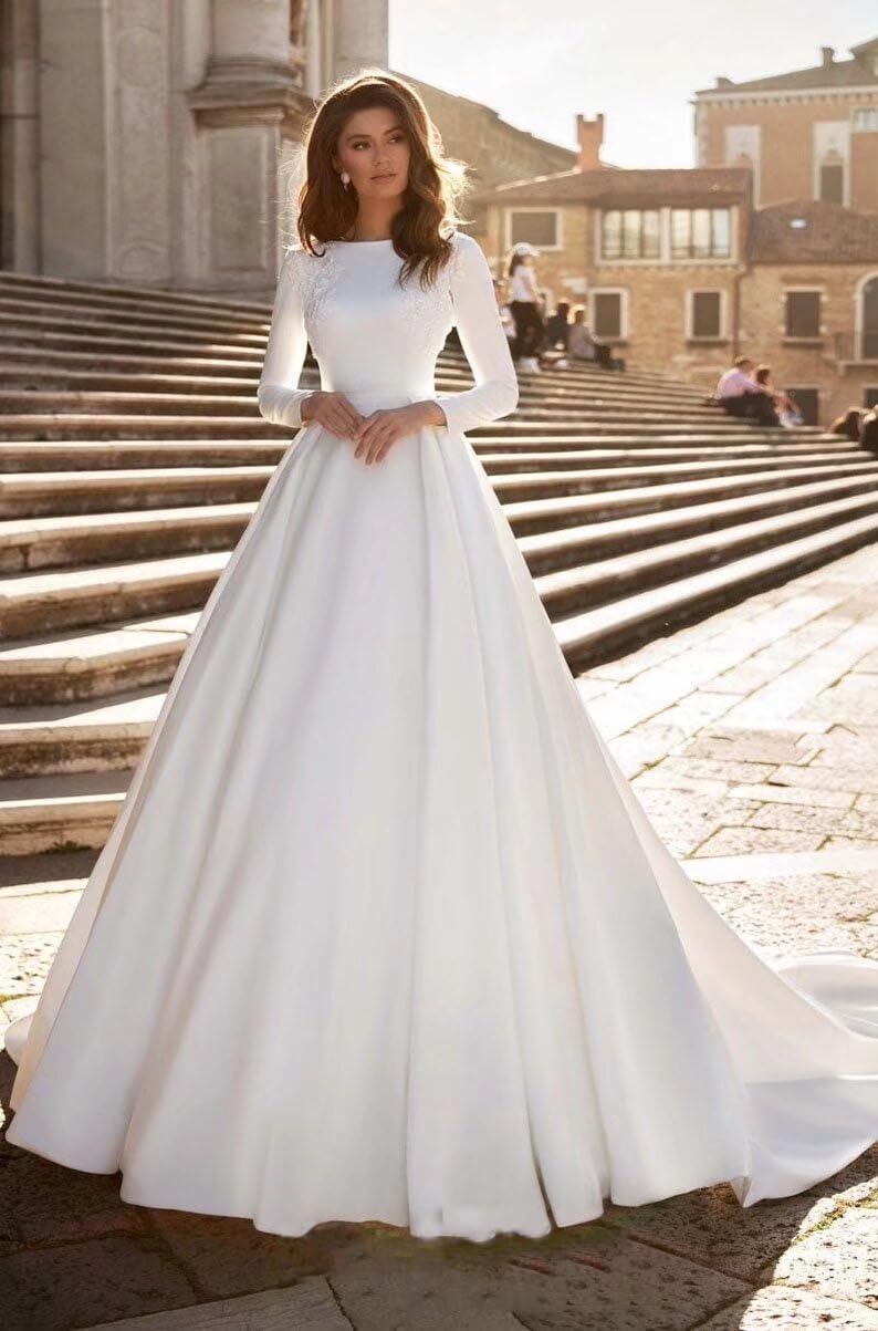 Elegant Long Sleeve Lace Wedding Dress for Bride 2024 - Modest Ball Gown with Applique Details - Perfect for Church Ceremony, Winter Weddings & Formal Bridal Events