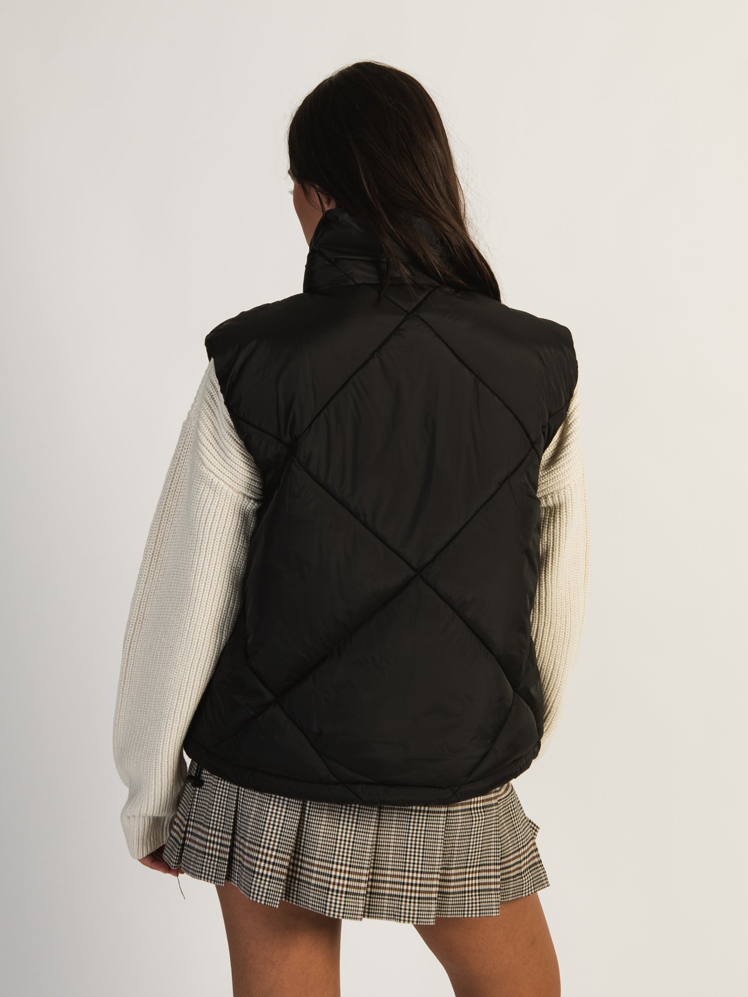 B.YOUNG BOMINA Quilted Puffer Vest for Women - Lightweight Warm Winter Fashion Jacket - Perfect for Outdoor Activities, Travel & Casual Wear