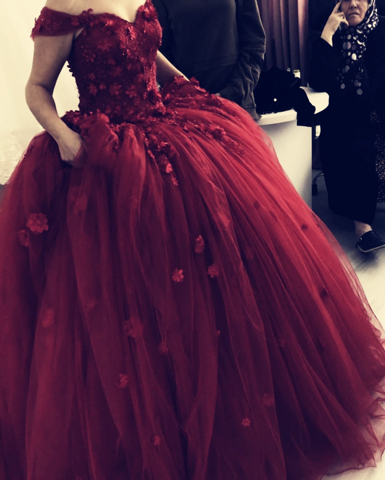 3D Floral Sweetheart Off-Shoulder Organza Ball Gown Quinceanera Dress for Prom, Wedding, and Special Occasions