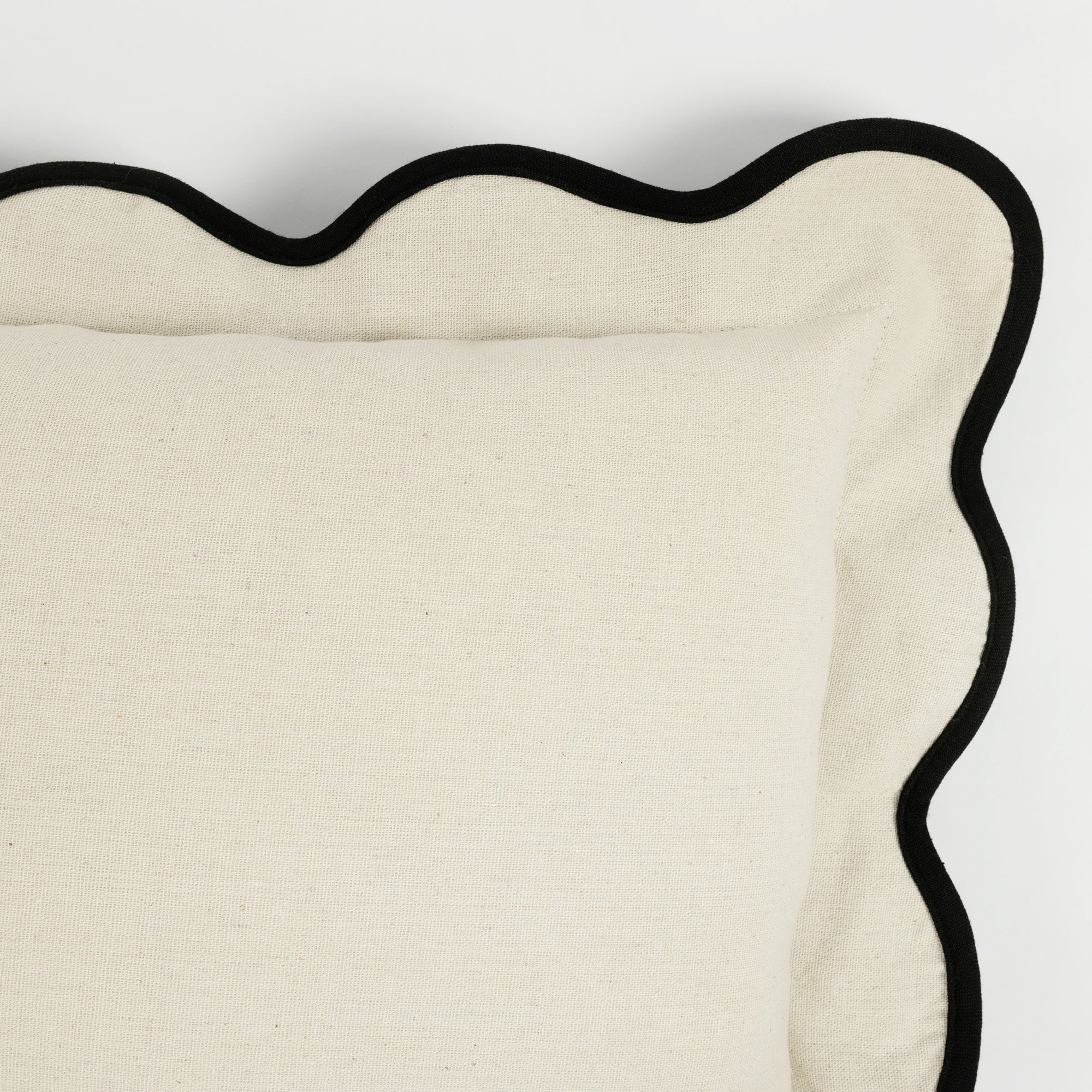 Coastal Chic Scalloped Edge Throw Pillow Cover - Decorative Cushion Case for Beach House, Boho Bedroom & Farmhouse Decor