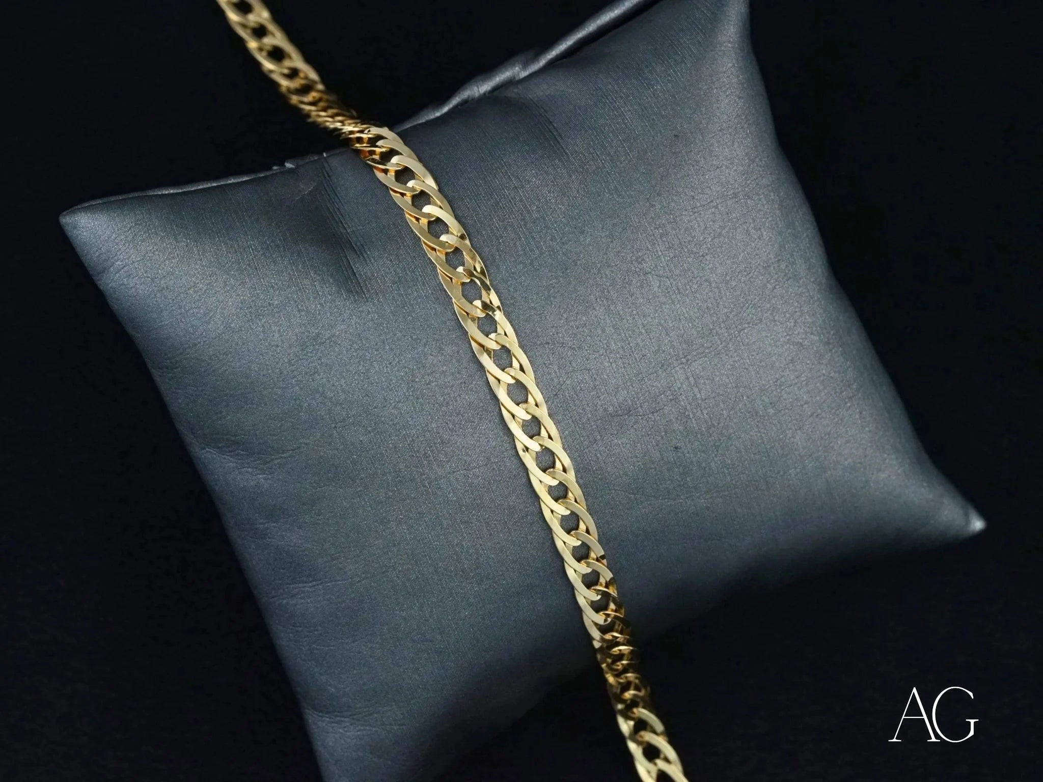 Golden Elegance Double Flated Link Bracelet for Women - Stylish & Sophisticated Jewelry Gift for Parties, Weddings & Special Occasions