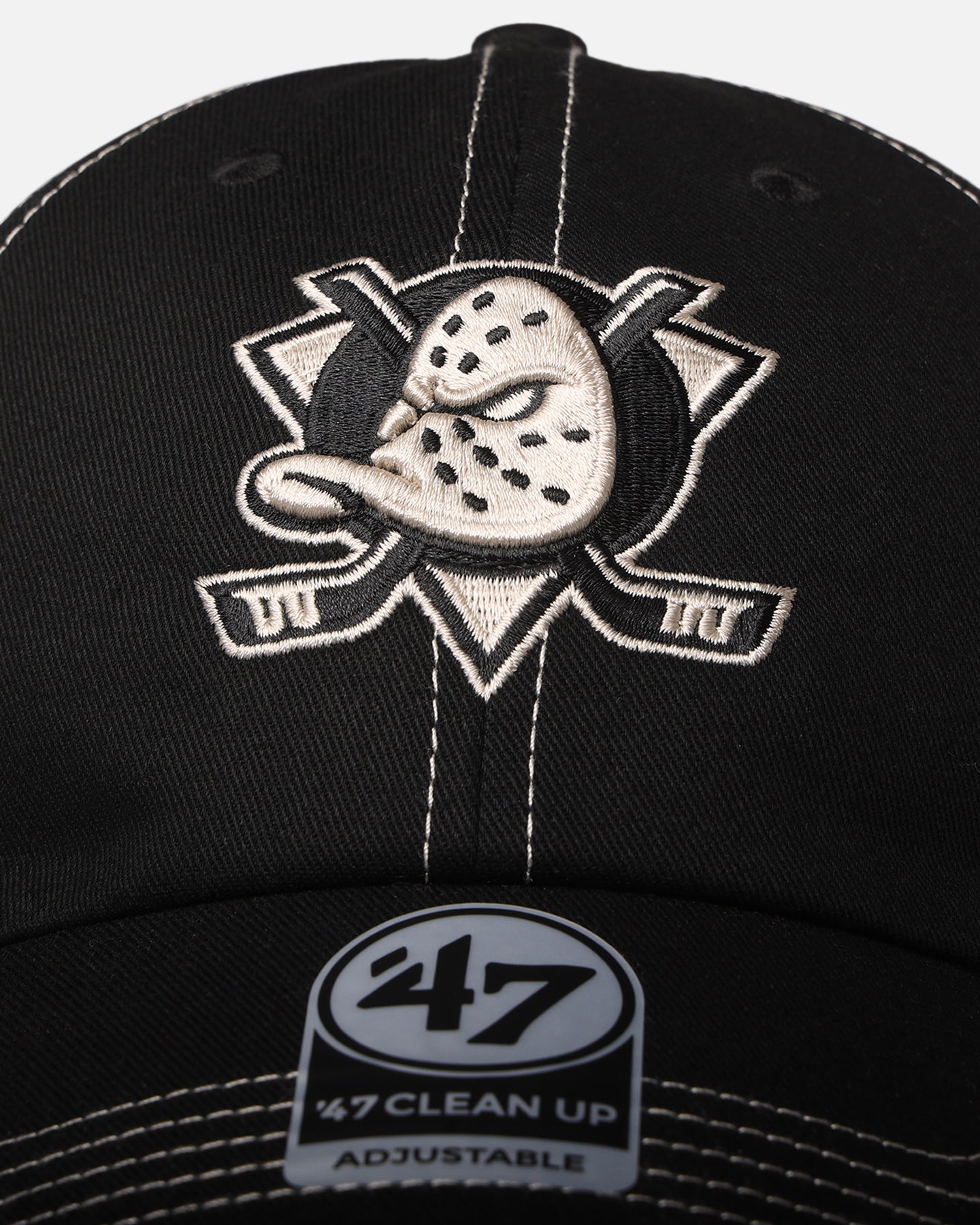 47 Brand Anaheim Ducks 'Contrast Stitch' 47 Clean Up Strapback Hat - Black/Bone Adjustable Snapback for Hockey Fans & Sports Enthusiasts - Perfect for Game Day, Tailgating & Casual Wear