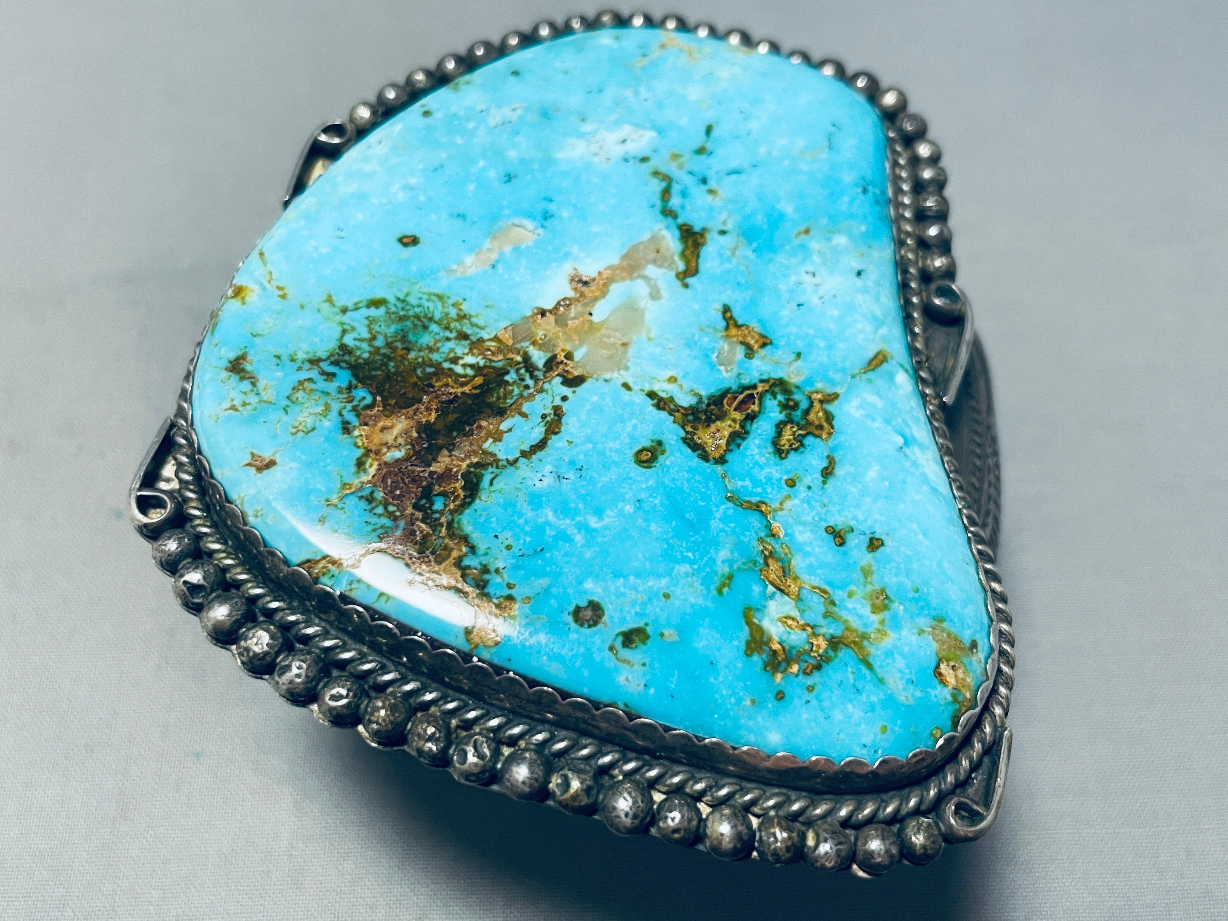 168 Grams!! Museum Quality Vintage Native American Navajo Turquoise Sterling Silver Bracelet