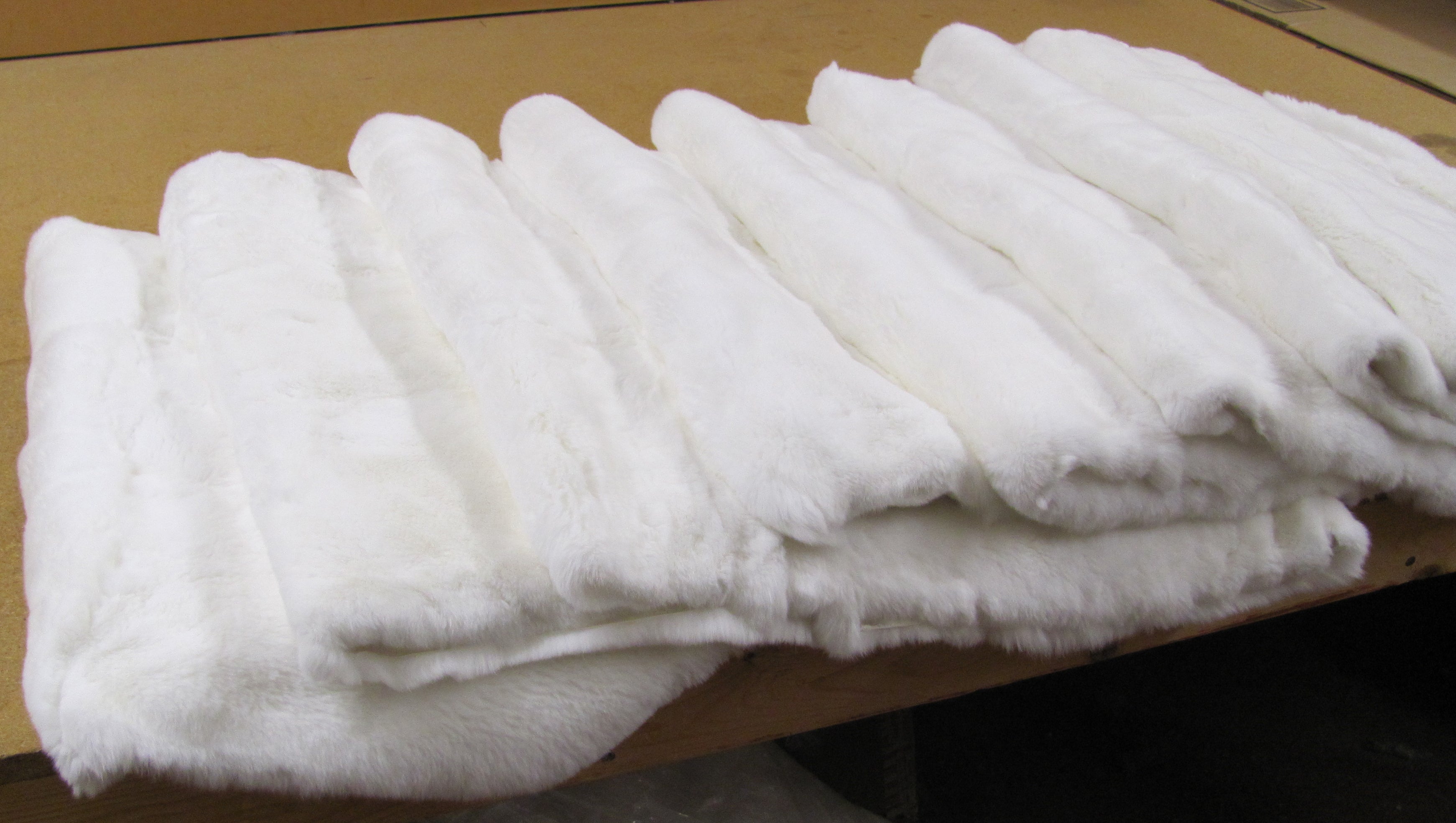 Premium Ultra Soft Rex Rabbit Fur Plates 22x24 Inch - Luxurious Dining & Home Decor for Special Occasions