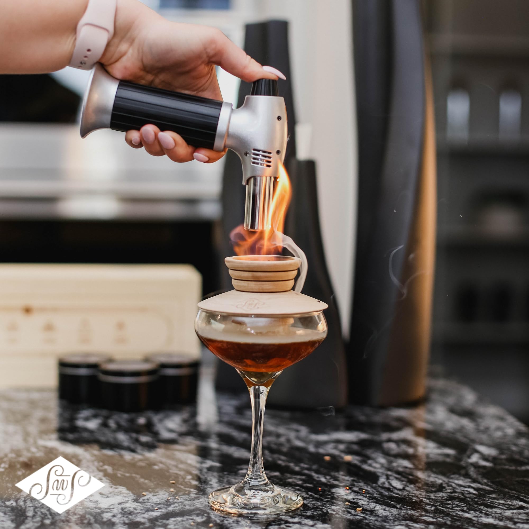 Premium Maple Wood Smoking Saucer Set - 1 Saucer, 3 Wood Chips & 4 Coasters for Cocktail Smoker | Luxury Bar Accessories & Unique Gifts for Men | Perfect for Home Bars, Cocktail Parties & Whiskey Enthusiasts