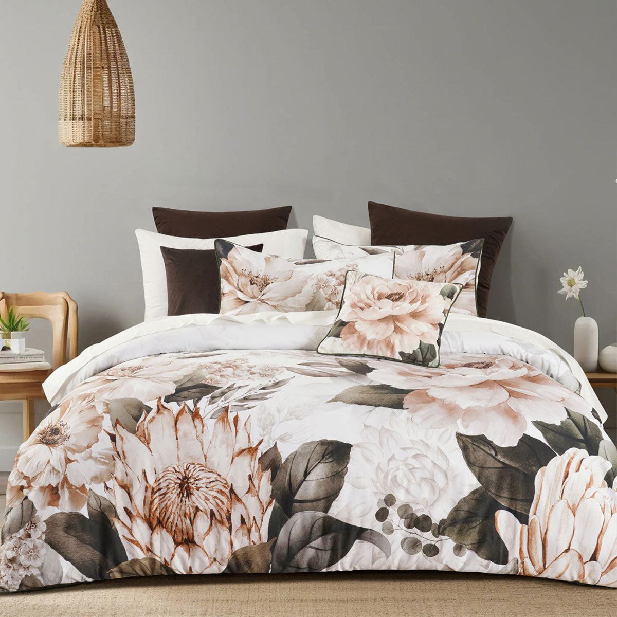 Bianca Somerset White Cotton Sateen Floral Quilt Cover Set Super King Size - Luxury Bedding for Master Bedroom, Hotel Style Decor, Soft & Breathable Duvet Cover with Floral Pattern