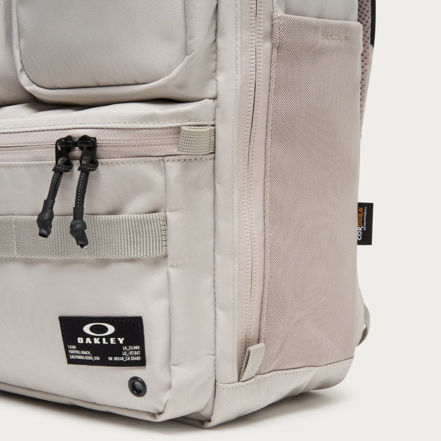 Oakley Essential Backpack 8.0 - Durable Khaki Laptop Backpack for Men & Women - Perfect for Work, School, Travel & Outdoor Adventures