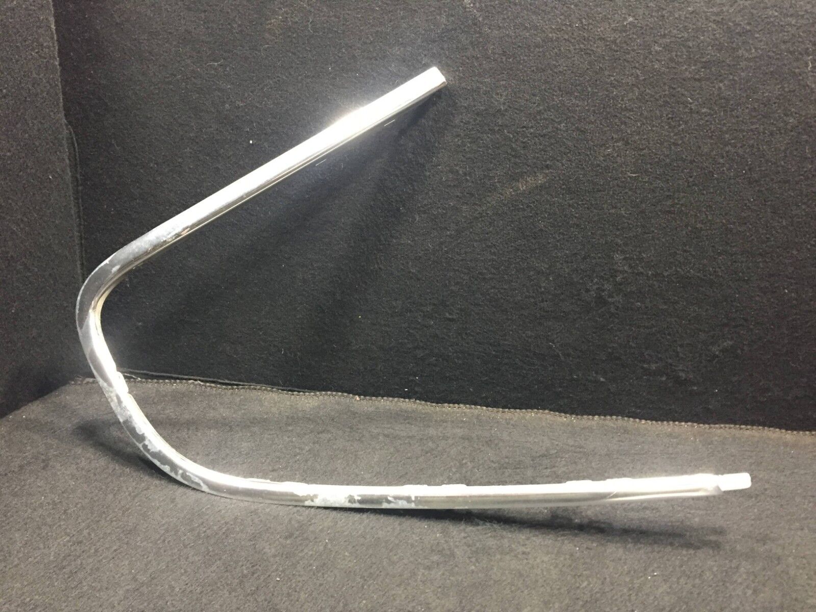 2002-2005 VW Passat B5 Rear Left Quarter Window Glass Trim Molding OEM D23 Replacement Part - Perfect for Car Window Repair & Restoration Projects