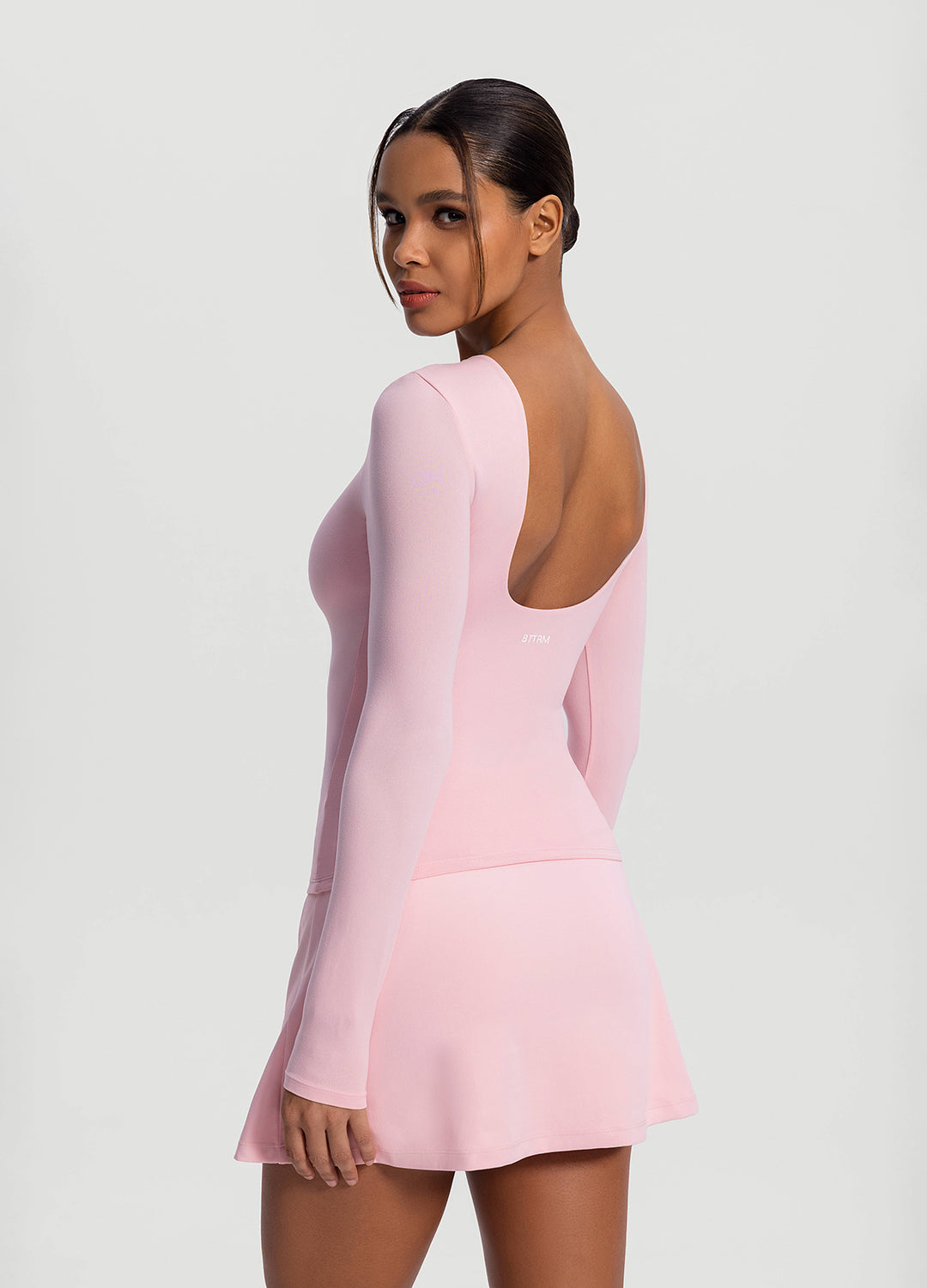 Stylish Open Back Long Sleeve Tops for Women - Trendy Loose Blouse with Unique Back Design - Perfect for Date Night, Parties & Casual Outfits