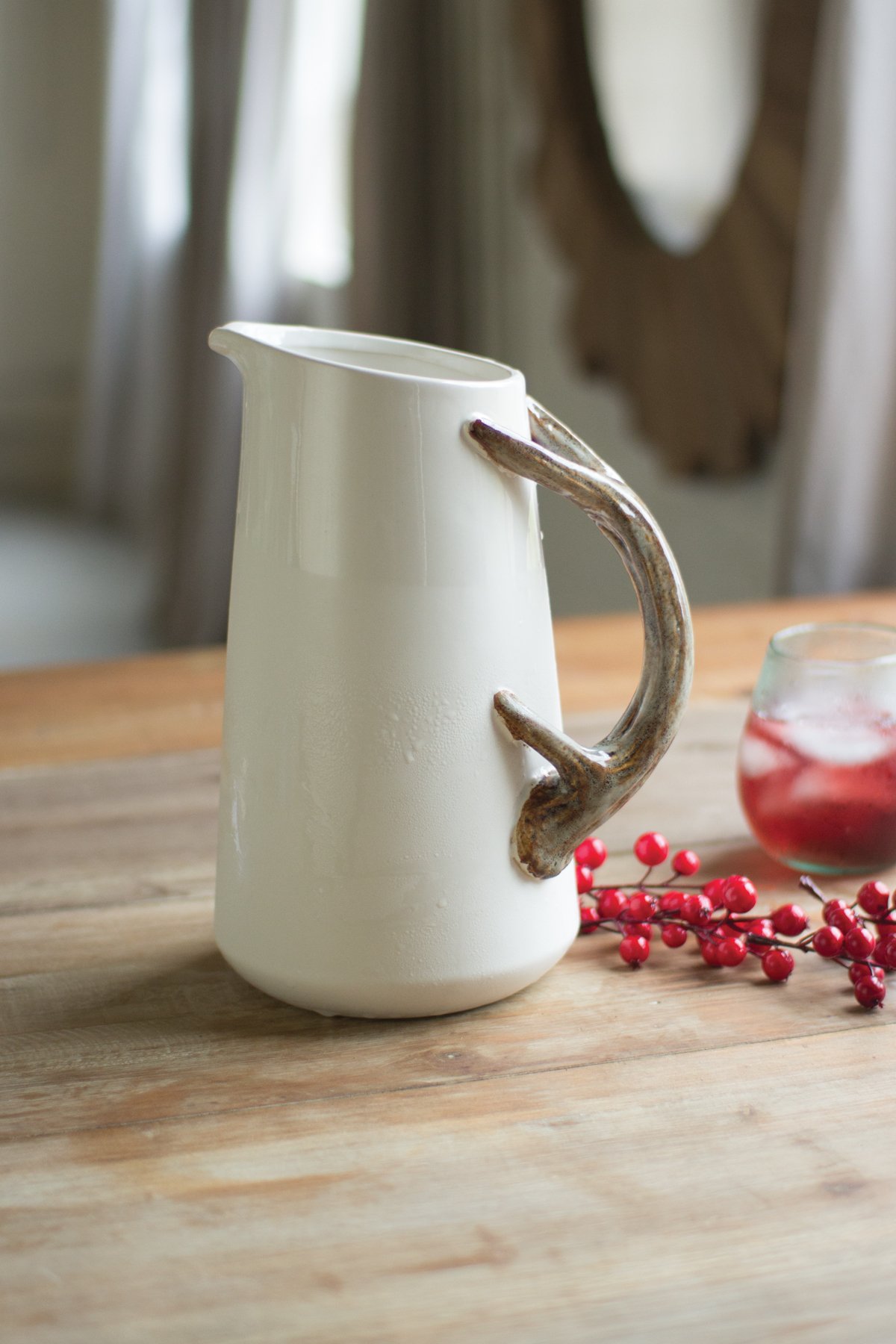 Premium Ceramic Pitcher with Antler Handle - Elegant Drink Dispenser for Iced Tea, Lemonade & Cocktails - Perfect for Parties, Weddings & Home Decor