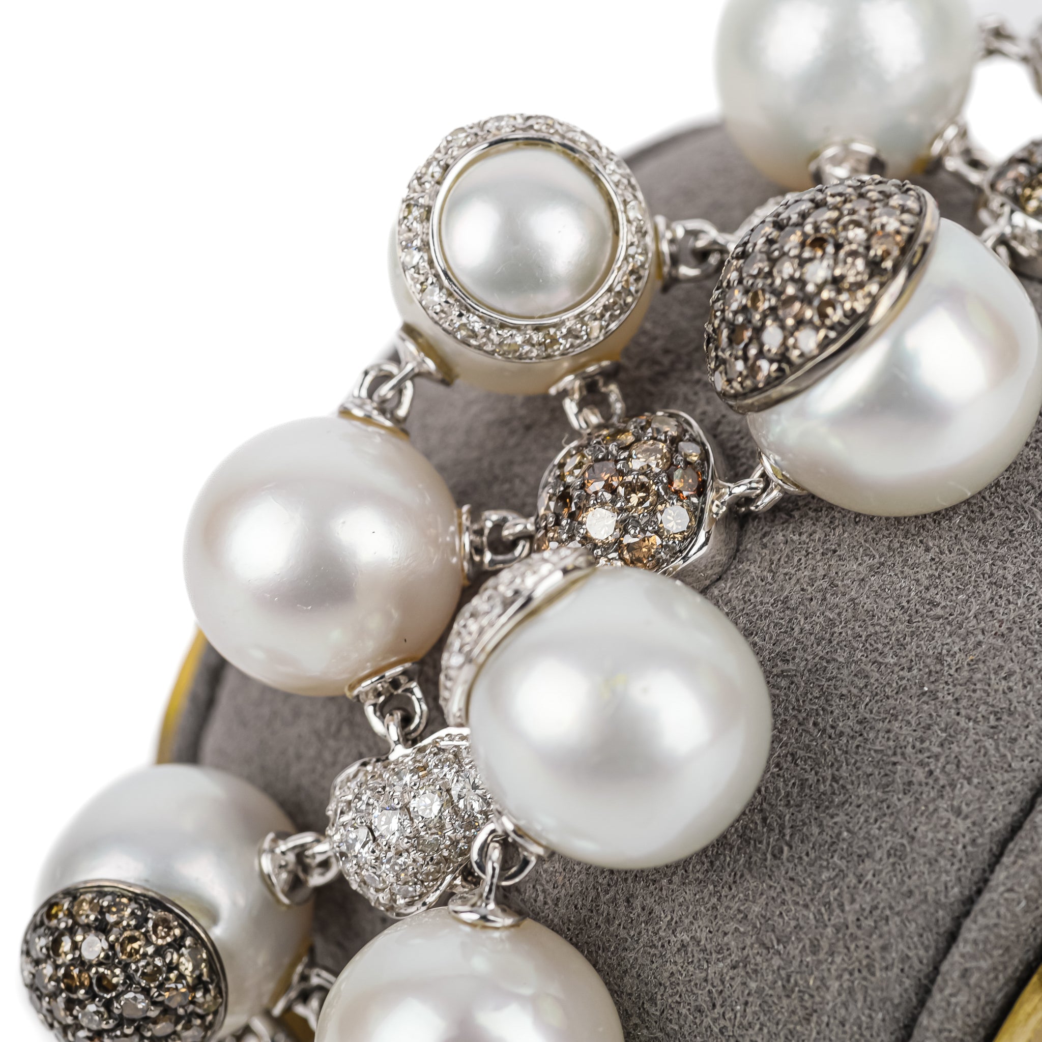 18K White Gold South Sea Pearl and Diamond Pave Bracelet for Women - Elegant Jewelry Gift for Wedding, Anniversary and Special Occasions