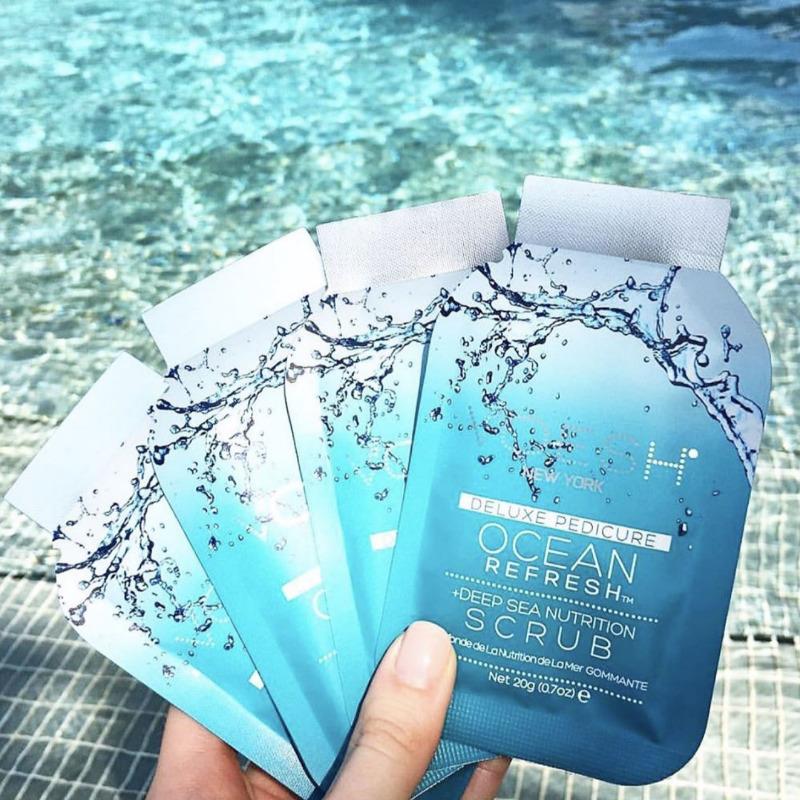 Voesh Pedi in a Box Ocean Refresh Exfoliating Foot Peel Mask - Spa Quality At-Home Pedicure Treatment for Soft Smooth Feet | Perfect for Self-Care, Travel & Gift Giving