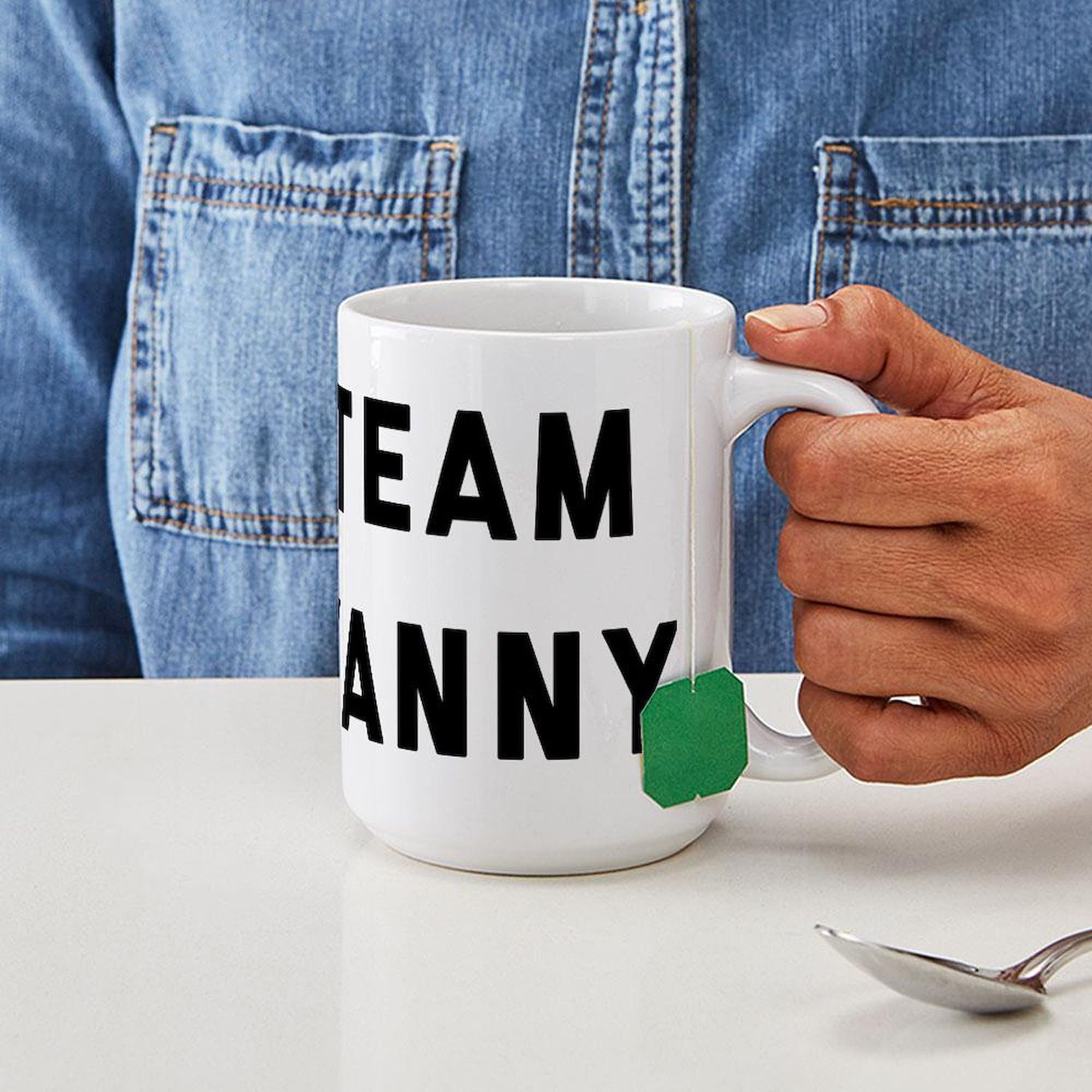 Team Yanny 15 oz (444 ml) Ceramic Coffee Mug - Funny Novelty Gift for Office, Home & Coffee Lovers - Perfect for Tea, Hot Chocolate & Morning Brews