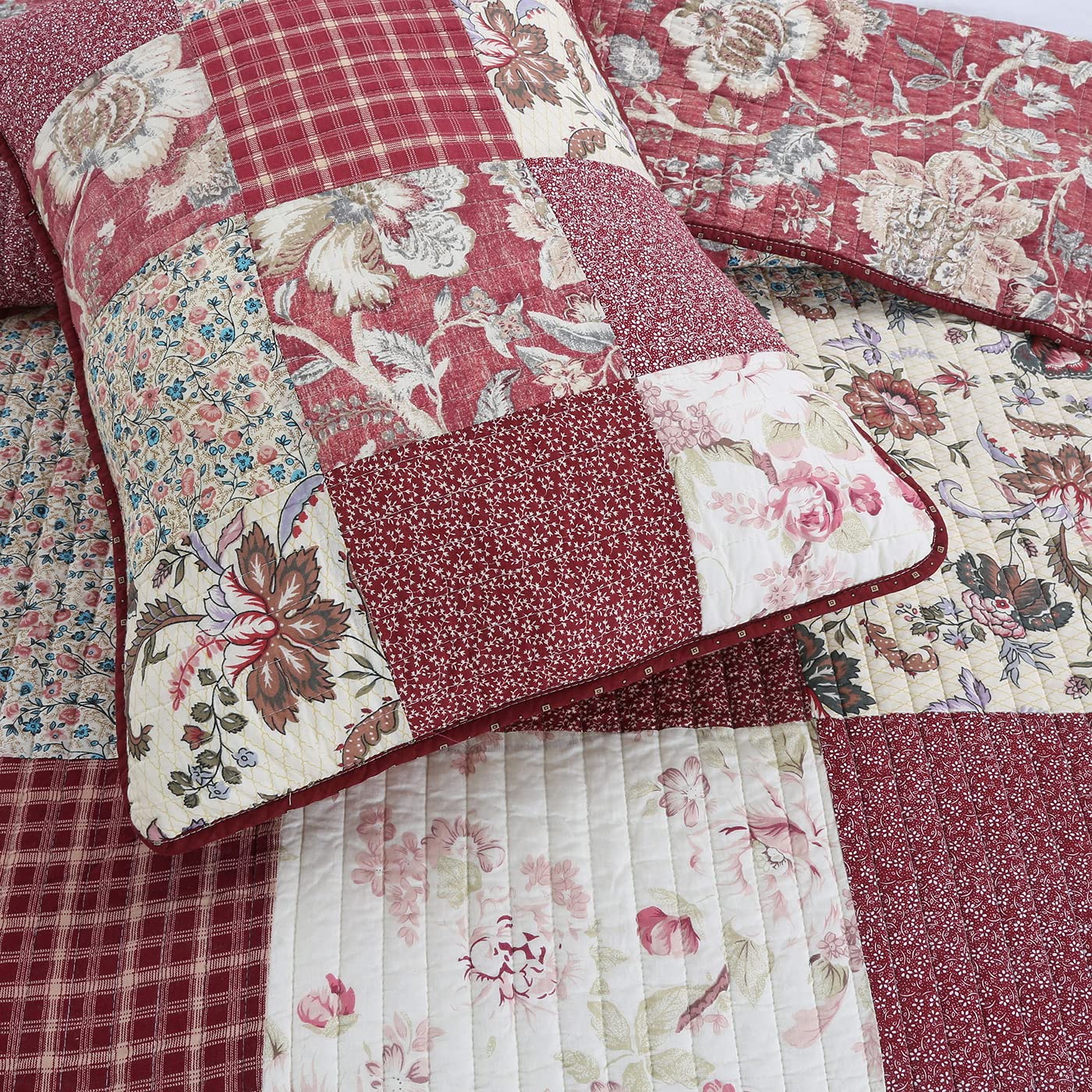 Red Tones Patchwork Quilt Set 3Pieces - 100% Cotton Bedding Set for Full/Queen Size Bed - Cozy Bedroom Decor for Winter Warmth & Farmhouse Style