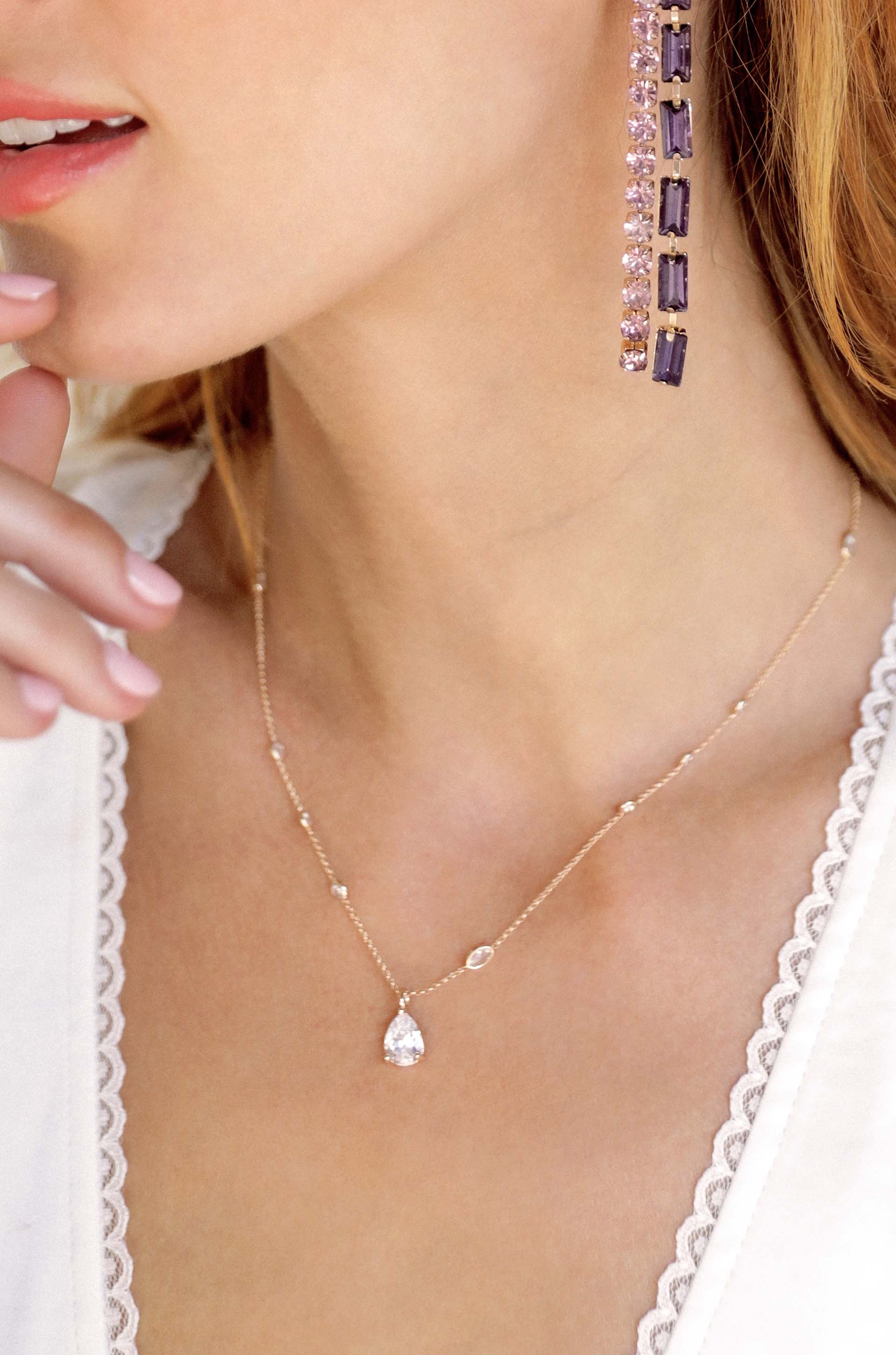 Exquisite Crystal Pendant Necklace for Women - Elegant Jewelry Gift for Birthday, Anniversary & Valentine's Day - Perfect for Party, Wedding & Special Occasions