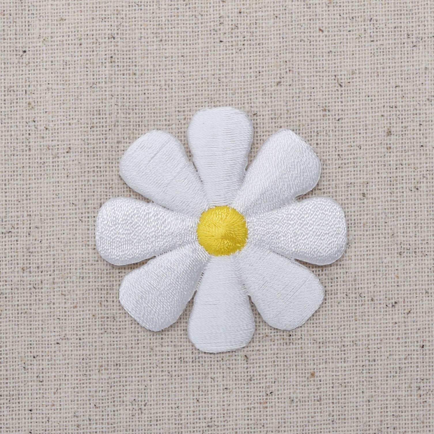 Daisy Embroidered Iron On Patch - 2 Inch White Floral Sew On Patch for DIY Crafts, Jackets, Backpacks & Denim - 1 Piece