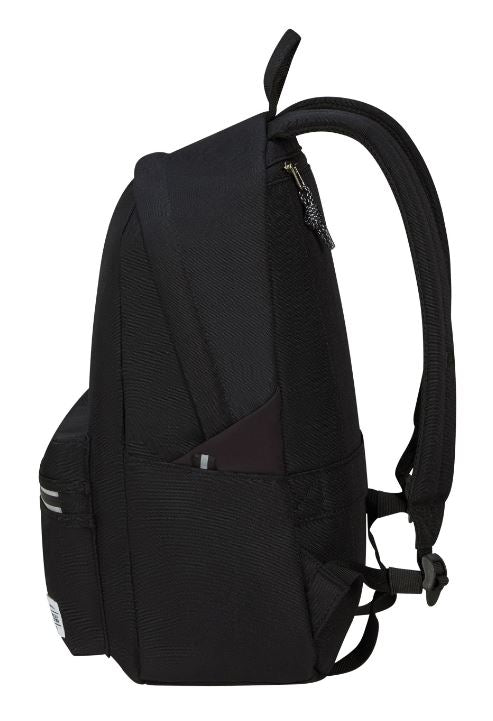 American Tourister Brightup Backpack - Lightweight Travel Backpack for Men & Women, Water-Resistant School Laptop Backpack with USB Charging Port - Perfect for College, Work, Commuting & Outdoor Adventures