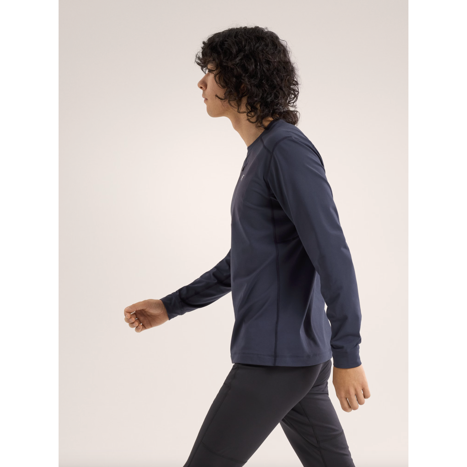 Arc'teryx Men's Rho LT Crew Neck Baselayer - Lightweight Merino Wool Thermal Shirt for Hiking, Skiing & Outdoor Activities