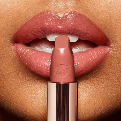 Charlotte Tilbury Hot Lips 2 Matte Lipstick - Long Lasting, Hydrating Lip Color with Vitamin E | Perfect for Date Night, Parties & Everyday Wear