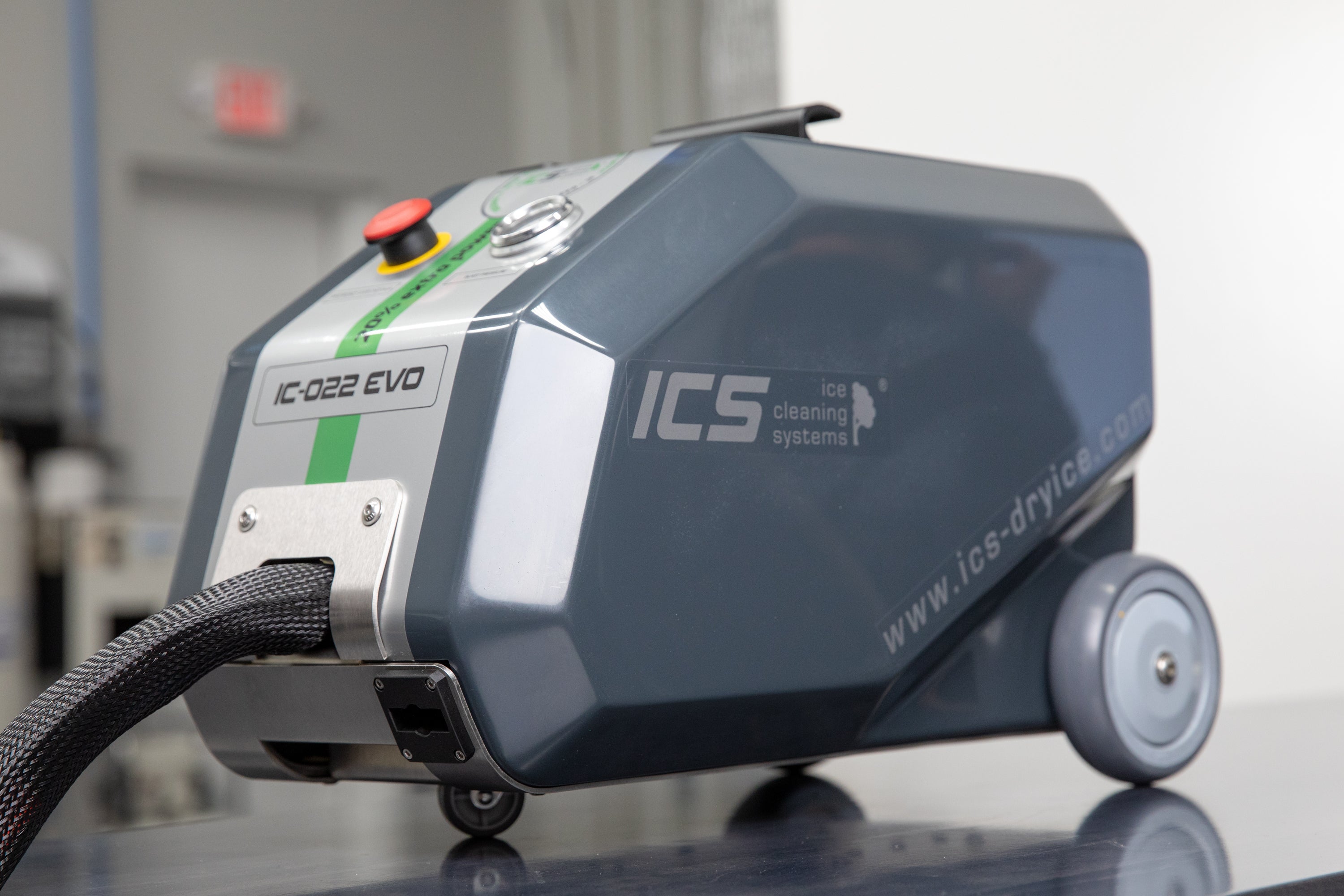 ICS IC 022 Evo Dry Ice Blasting Machine - Professional Industrial Cleaning Equipment for Automotive, Food Processing & Mold Removal