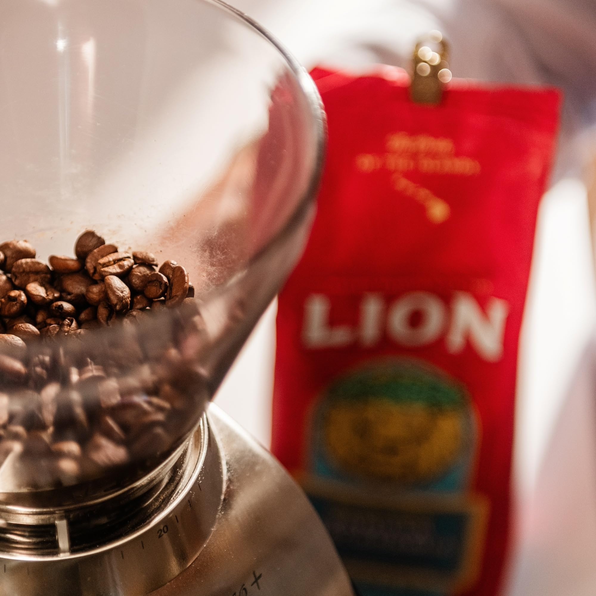 Premium Lion Coffee Chocolate Macadamia Flavored Ground Coffee - Light Roast Hawaiian Blend, 24oz Bag for Rich Aroma & Smooth Taste - Perfect for Morning Brew, Office Break or After-Dinner Dessert Pairing