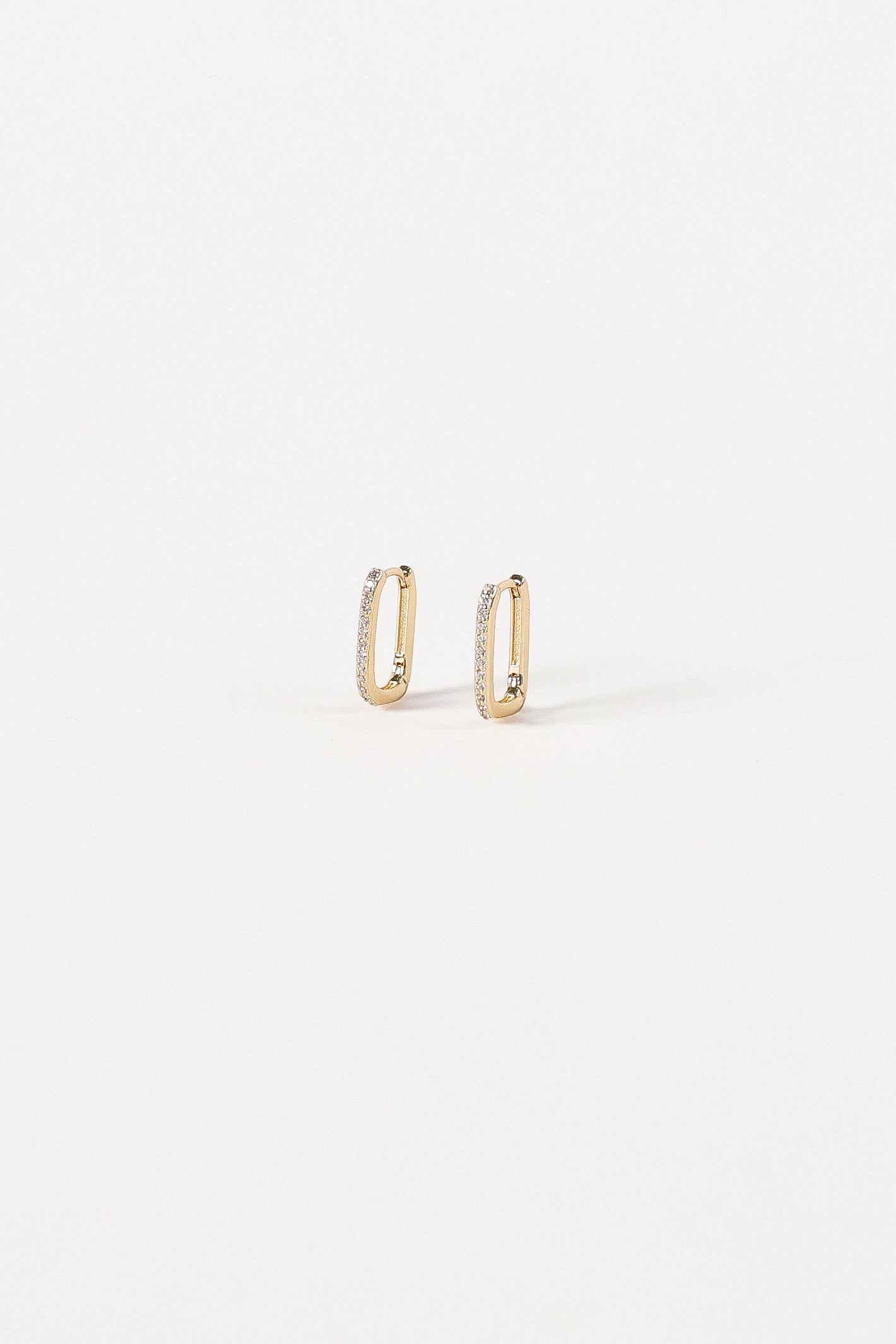 Anisa Gold Hoop Earrings for Women - Elegant & Trendy Jewelry for Everyday Wear, Parties & Special Occasions