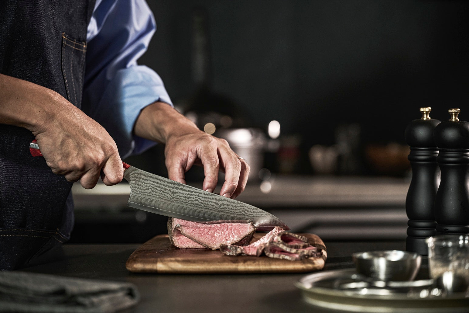 Premium Nagomi Damascus Steel Chef Knife - 8 Inch Japanese Kitchen Knife for Professional Chefs & Home Cooking - Perfect for Slicing, Dicing & Chopping Vegetables, Meat & Fish