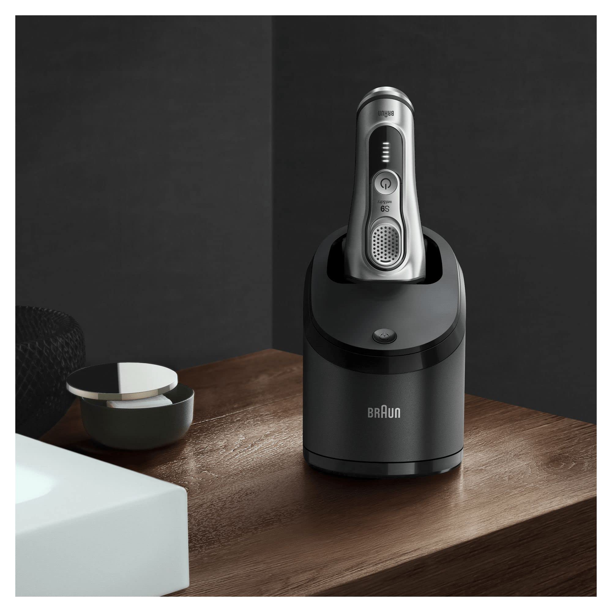 Braun Series 9 Electric Shaver for Men with Clean & Charge Station, Leather Case - 100% Waterproof, 2 Pin Bathroom Plug, Flawless Shaving - Perfect Gift for Dad, Husband, Boyfriend (Model 9390cc, Silver) - Ideal for Travel, Home Use & Wet/Dry Shaving