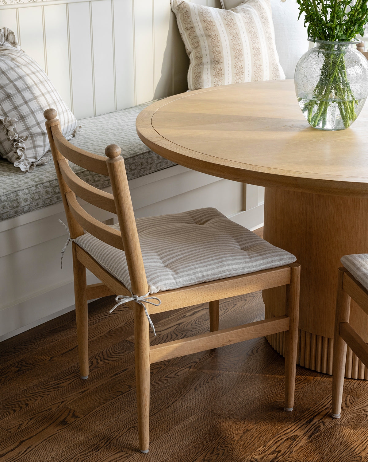 Romany Dining Chair - Modern Wooden Kitchen Chairs Set of 2, Comfortable Upholstered Seat for Dining Room, Kitchen, Breakfast Nook & Home Office