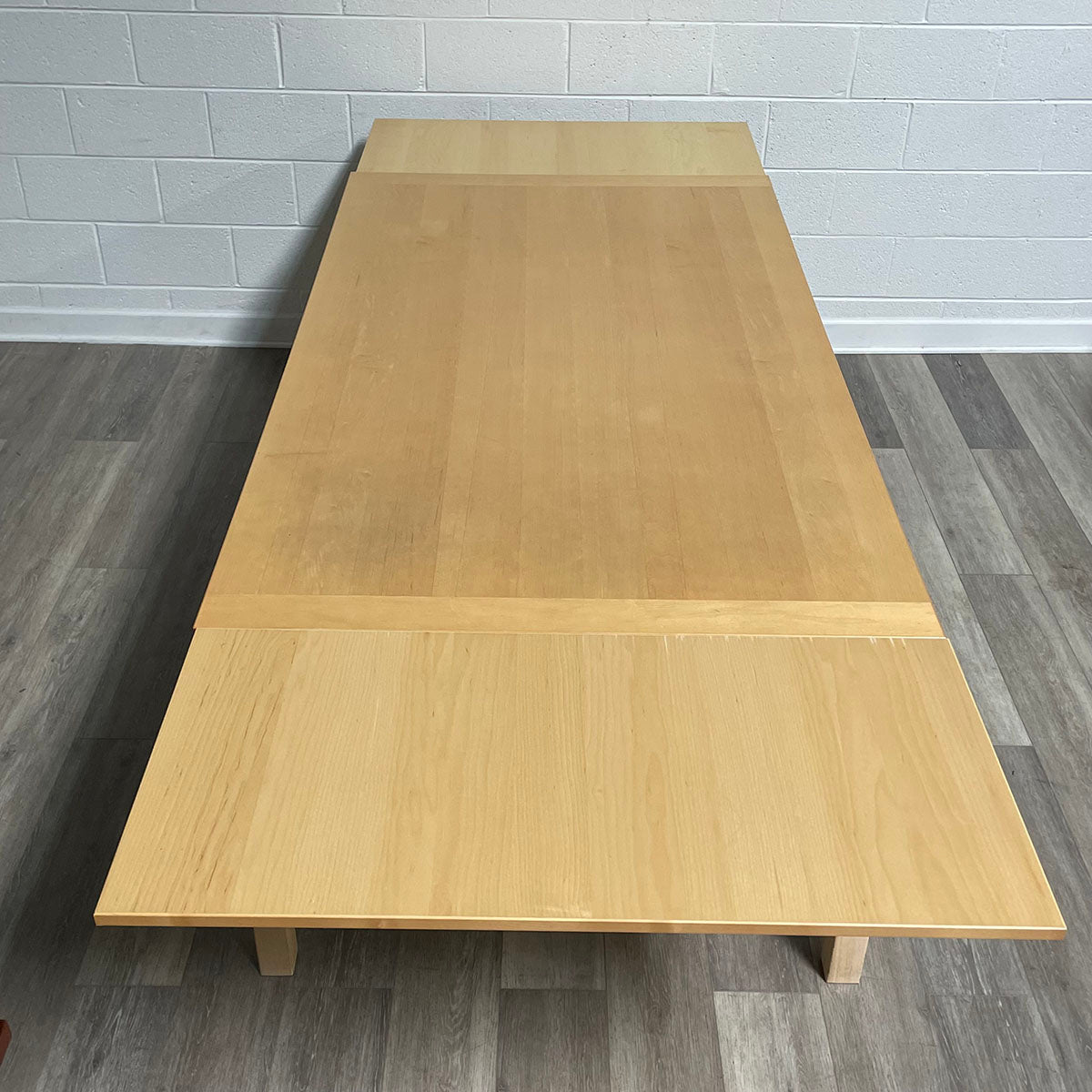 Ansager Mobler Modern Dining Table Set - 6 Seater Wooden Kitchen Table with Chairs - Perfect for Family Meals, Dinner Parties & Small Spaces