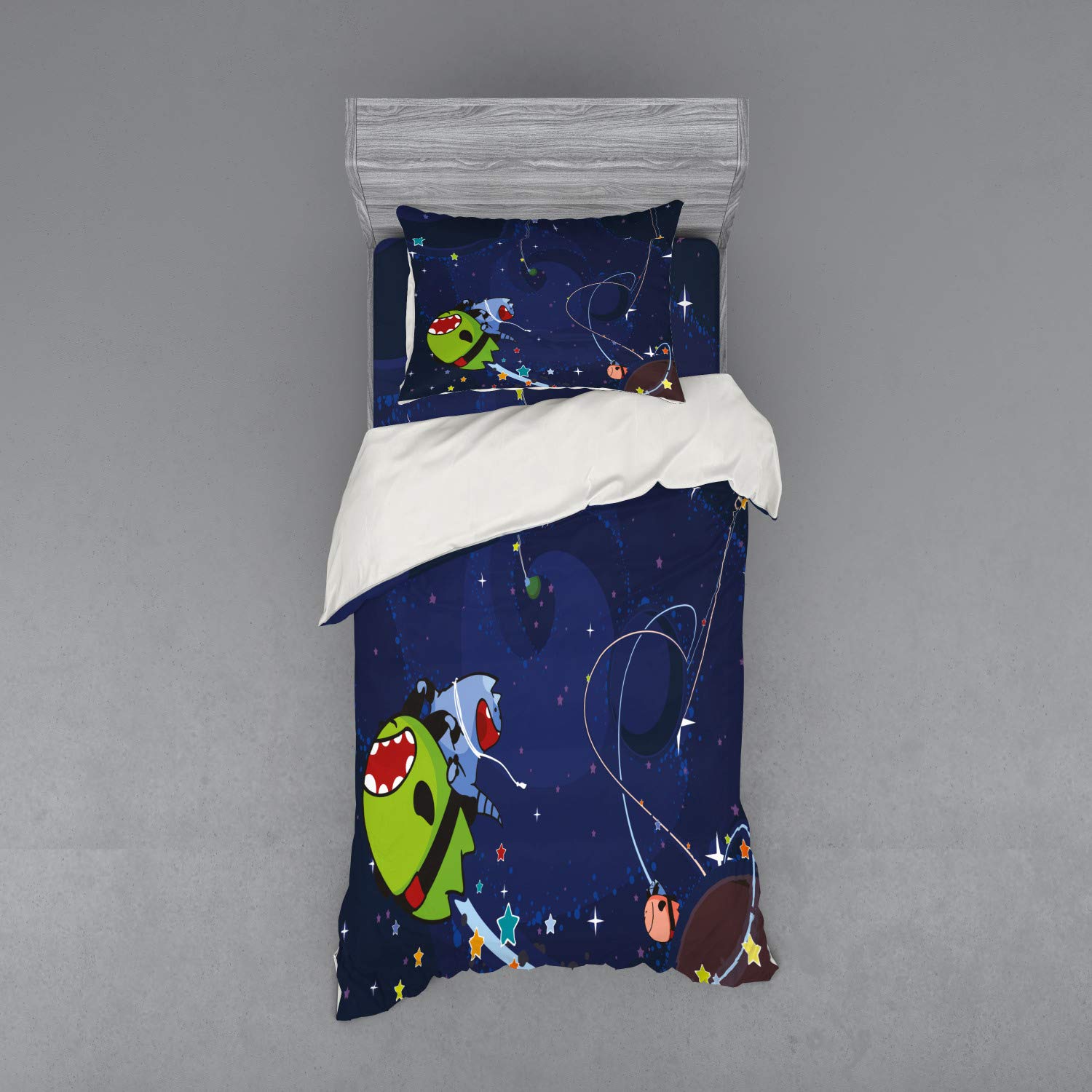 Ambesonne Space Cat Duvet Cover Set - Cartoon Kittens & Alien Creatures with Stars & Planets on Abstract Design, 3-Piece Twin Size Bedding Set with Pillow Sham & Fitted Sheet in Green, Brown & Dark Blue - Perfect for Kids' Room, Space Themed Bedroom & Sci-Fi Decor