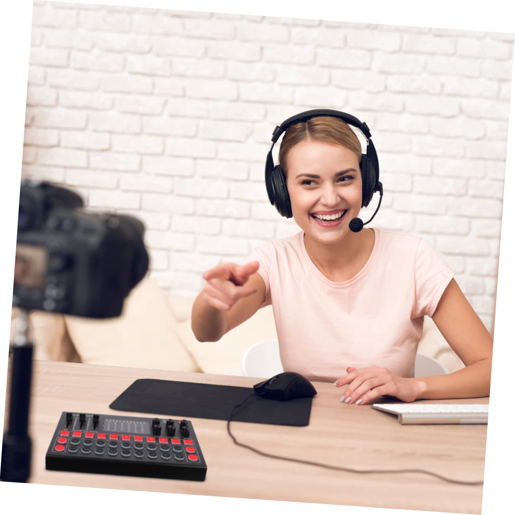 UKCOCO 3-Piece Live Streaming Sound Card Kit - Professional USB Audio Mixer for DJ, Broadcasting & PC Gaming - Portable Hexagon Sound Changer Card with V9 DSP Chip (Perfect for Twitch, YouTube & Podcasting)