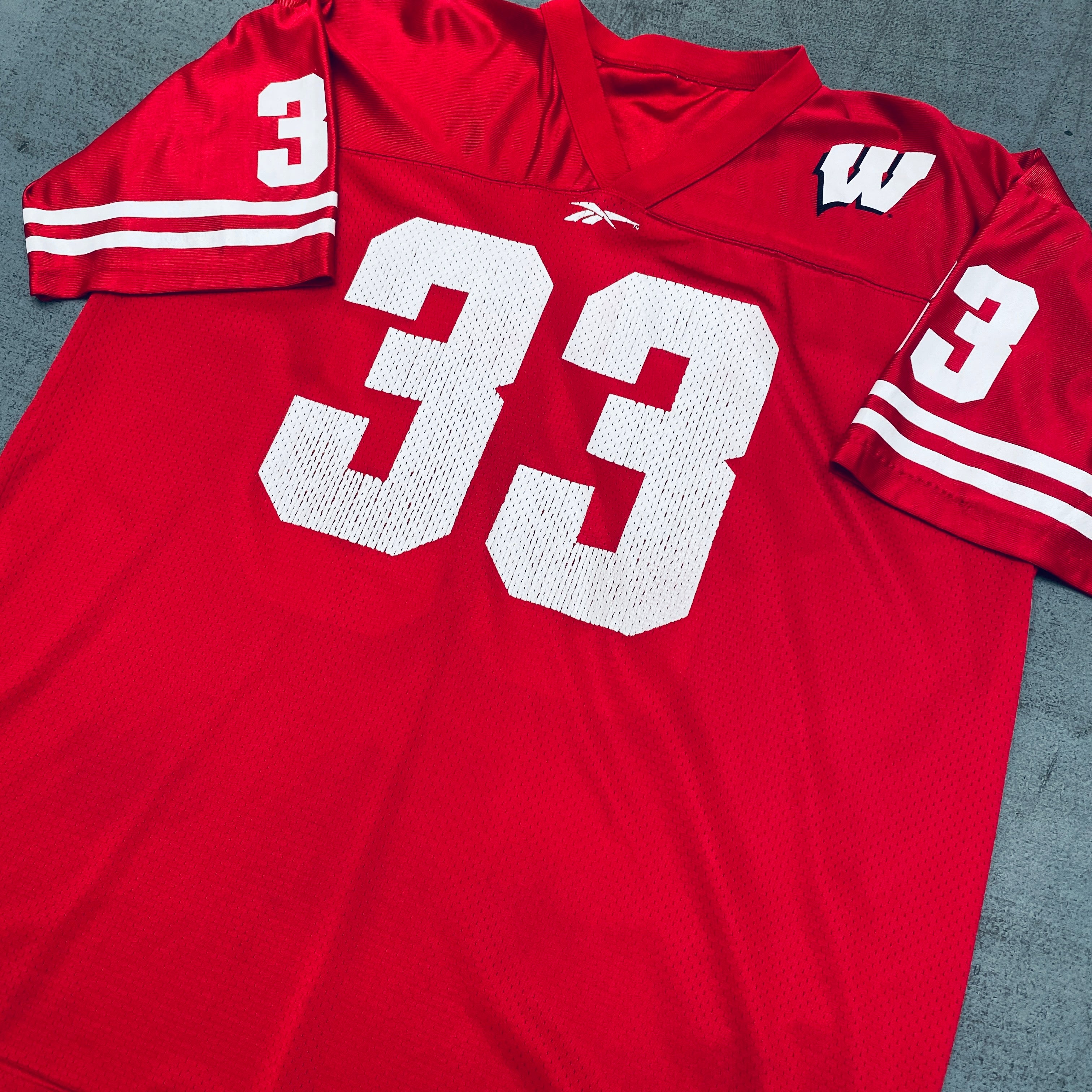 Official Wisconsin Badgers Ron Dayne #33 Reebok Jersey - Size XL | Authentic College Football Apparel for Fans & Collectors | Perfect for Game Day, Tailgating & Sports Memorabilia