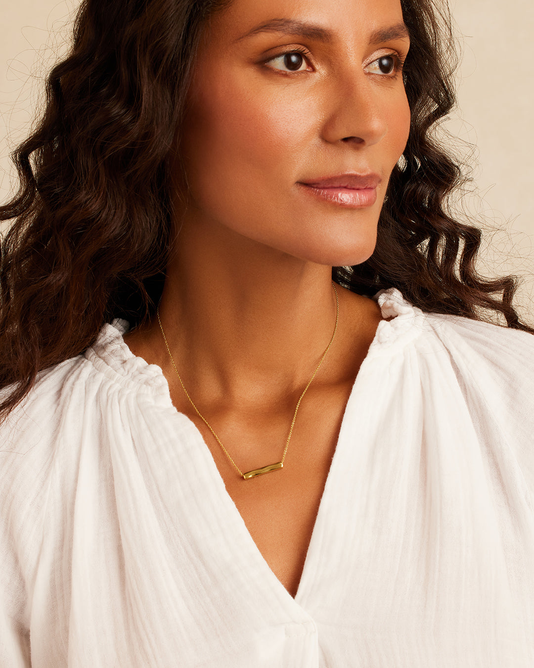 Custom Adjustable Gold Bar Necklace for Women - Elegant Layering Piece for Everyday Wear & Special Occasions