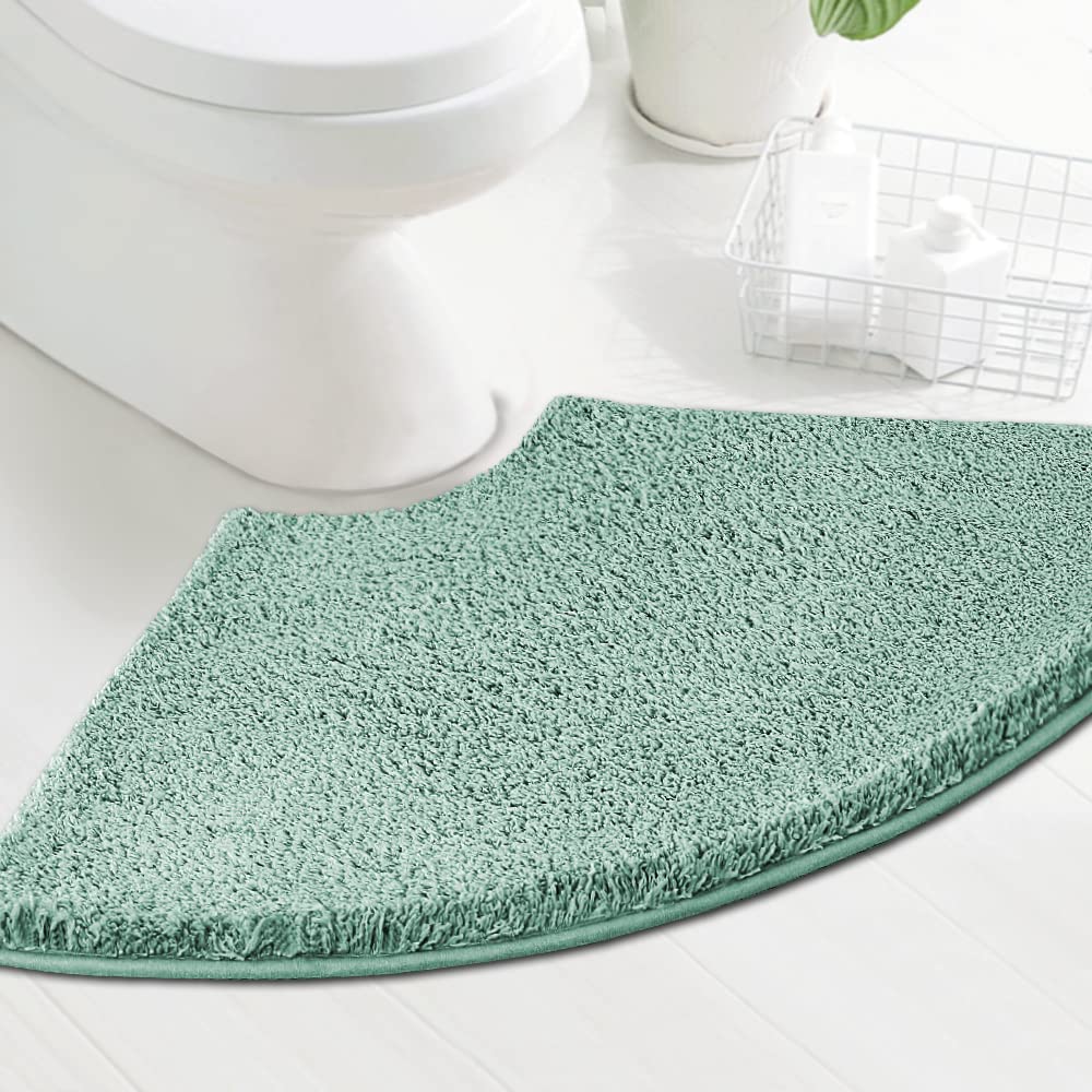 A Slip-Free Morning: The Story of Emma and Her Perfect Bathroom Mat