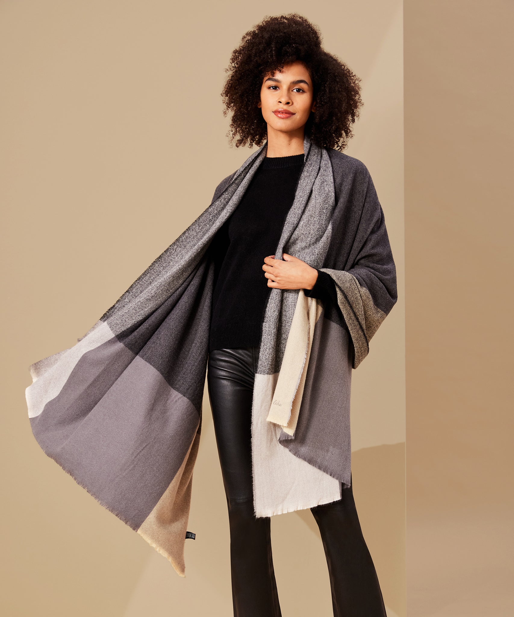 Stylish Colorblock Blanket Wrap - Soft & Cozy Throw for Women - Perfect for Lounging, Travel, and Home Decor