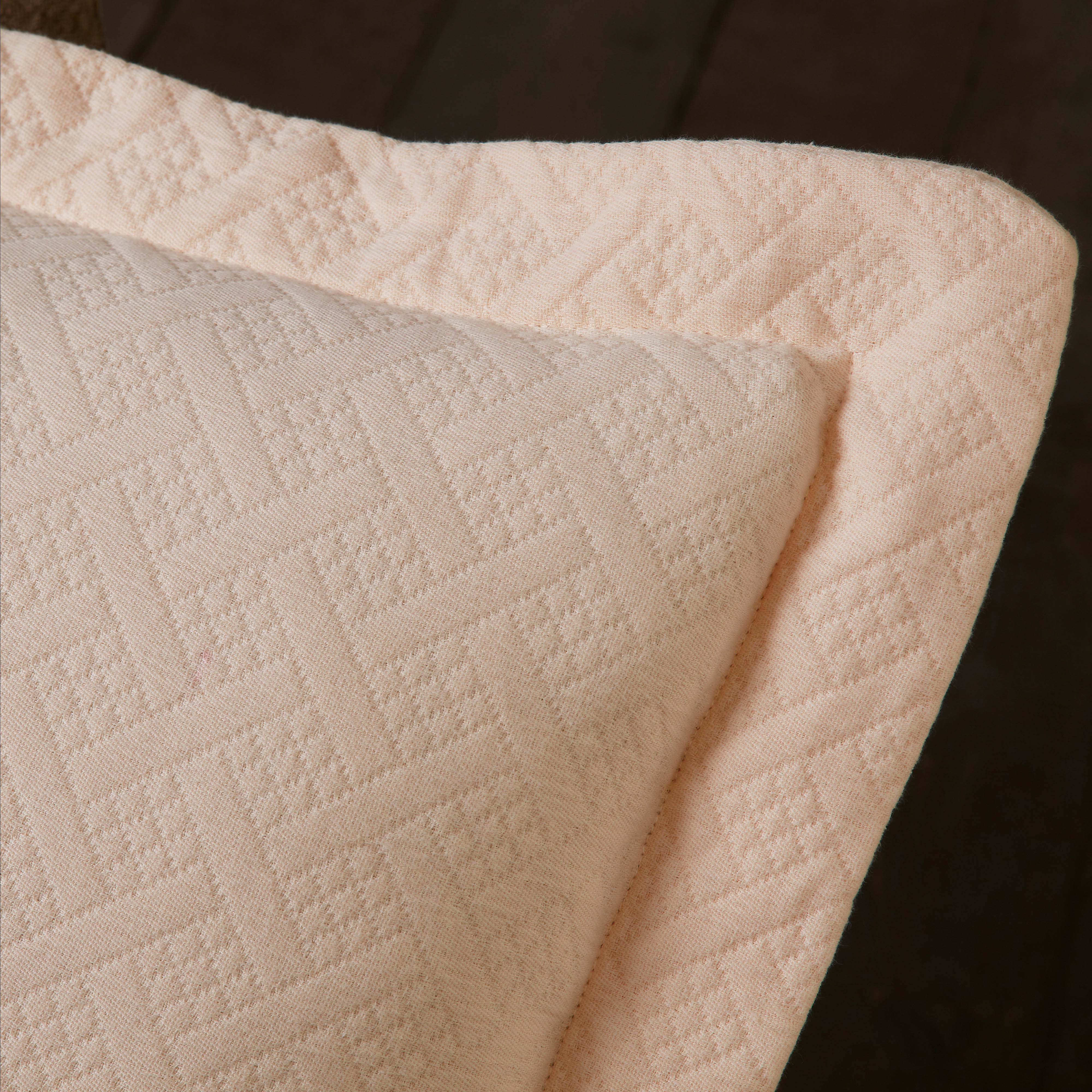 Basket Weave Matelasse Cotton Bedspread Set - Queen Size 3-Piece Luxury Bedding for Master Bedroom - Perfect for Home Decor, Guest Room & Hotel Style Comfort